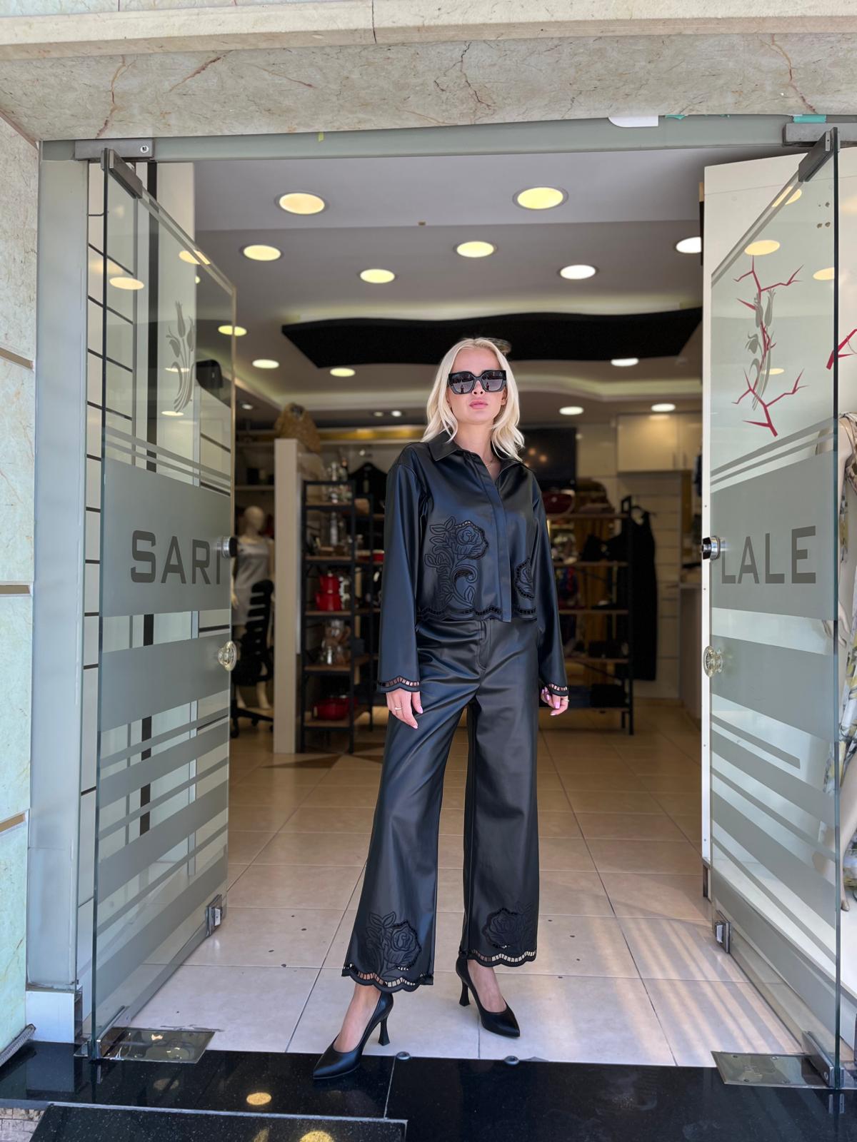 PAÇASI NAKIŞ DETAYLI DERİ PANTOLON