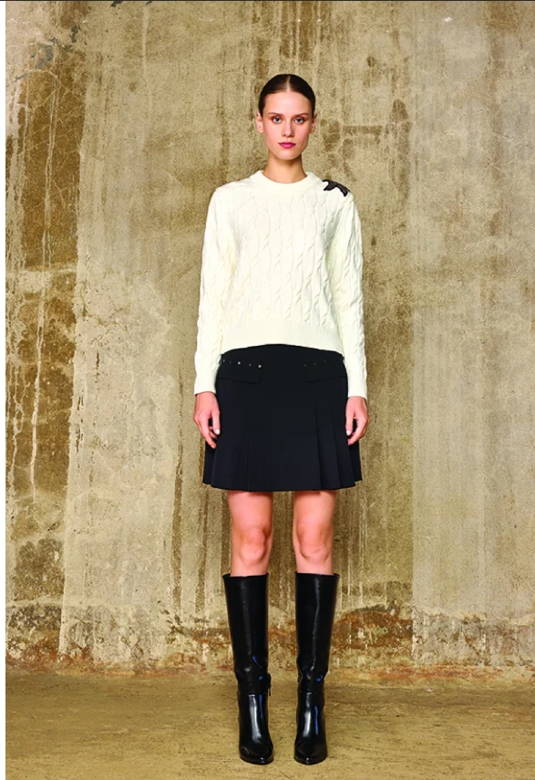 OMUZU NAKIŞ DETAYLI TRİKO