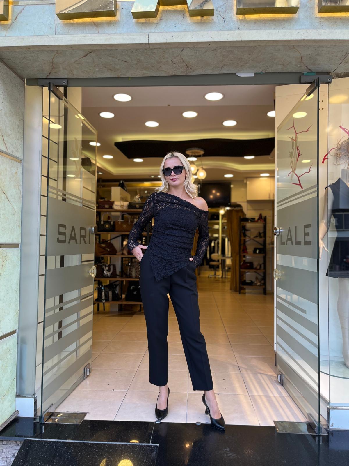 KAYIK YAKA DANTEL KUMAŞLI BLUZ