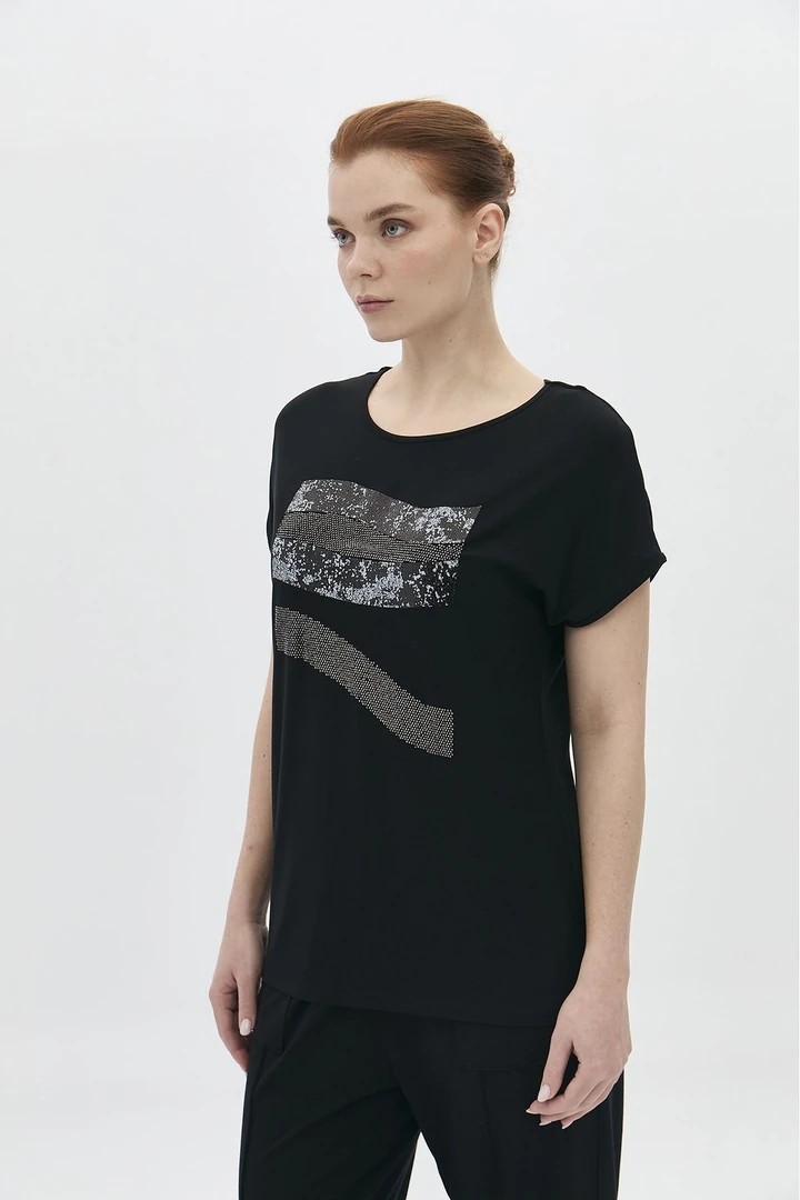 SIRT DETAYLI PAYET ÜZERİ BASKILI TAŞLI TSHIRT