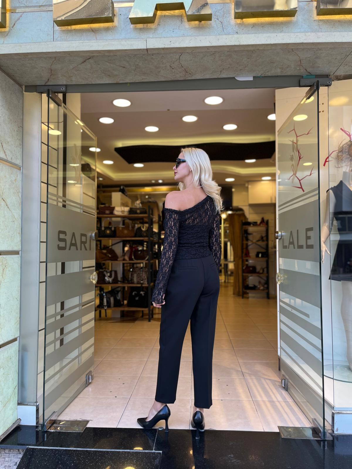 KAYIK YAKA DANTEL KUMAŞLI BLUZ