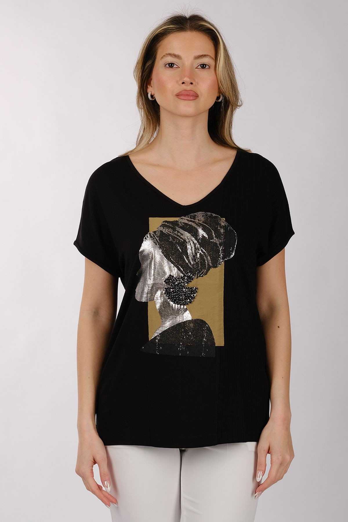 ARAP KIZI TAŞ İŞLEMELİ TSHIRT