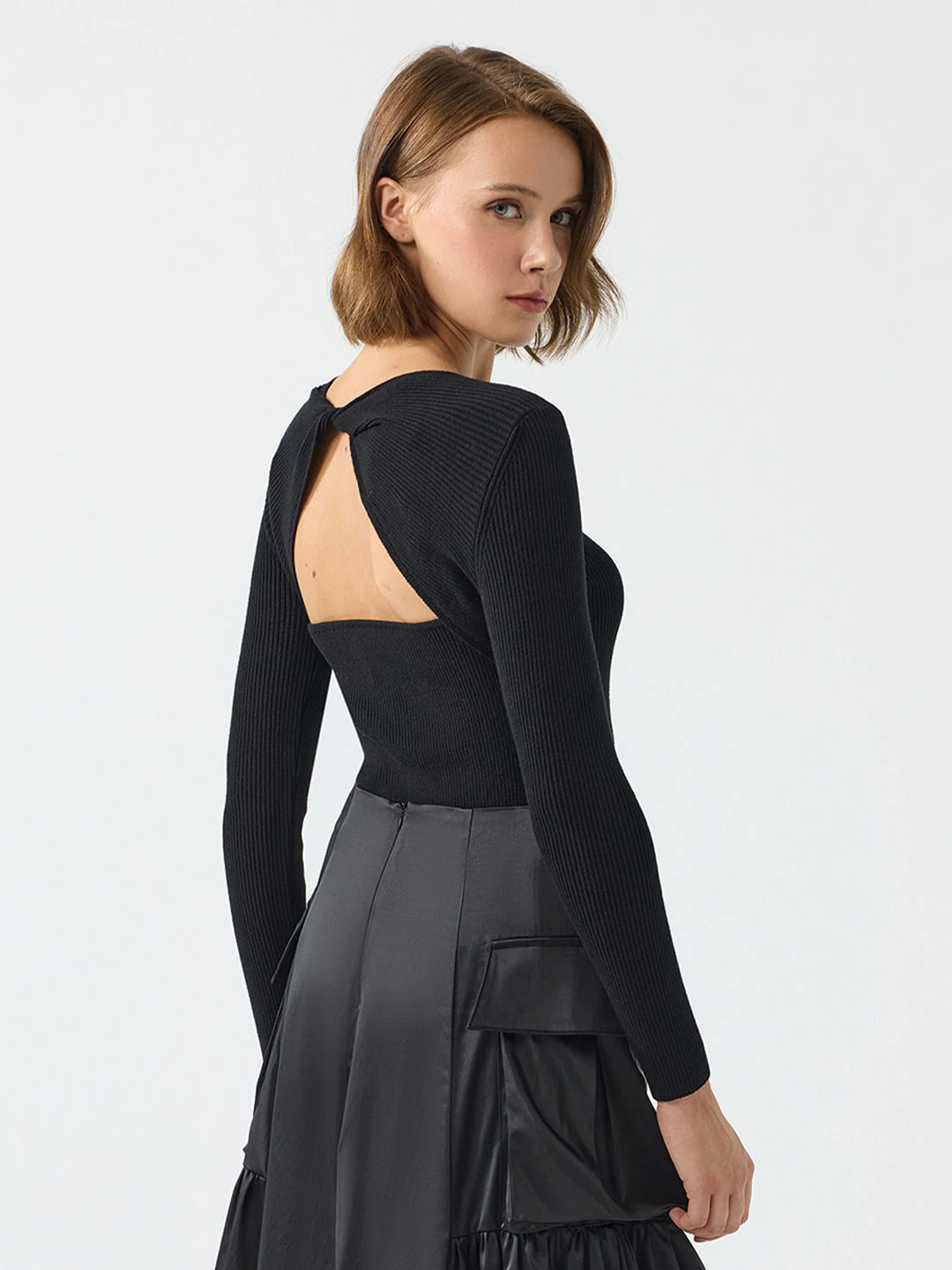 ARKASI PENCERELİ TRİKO