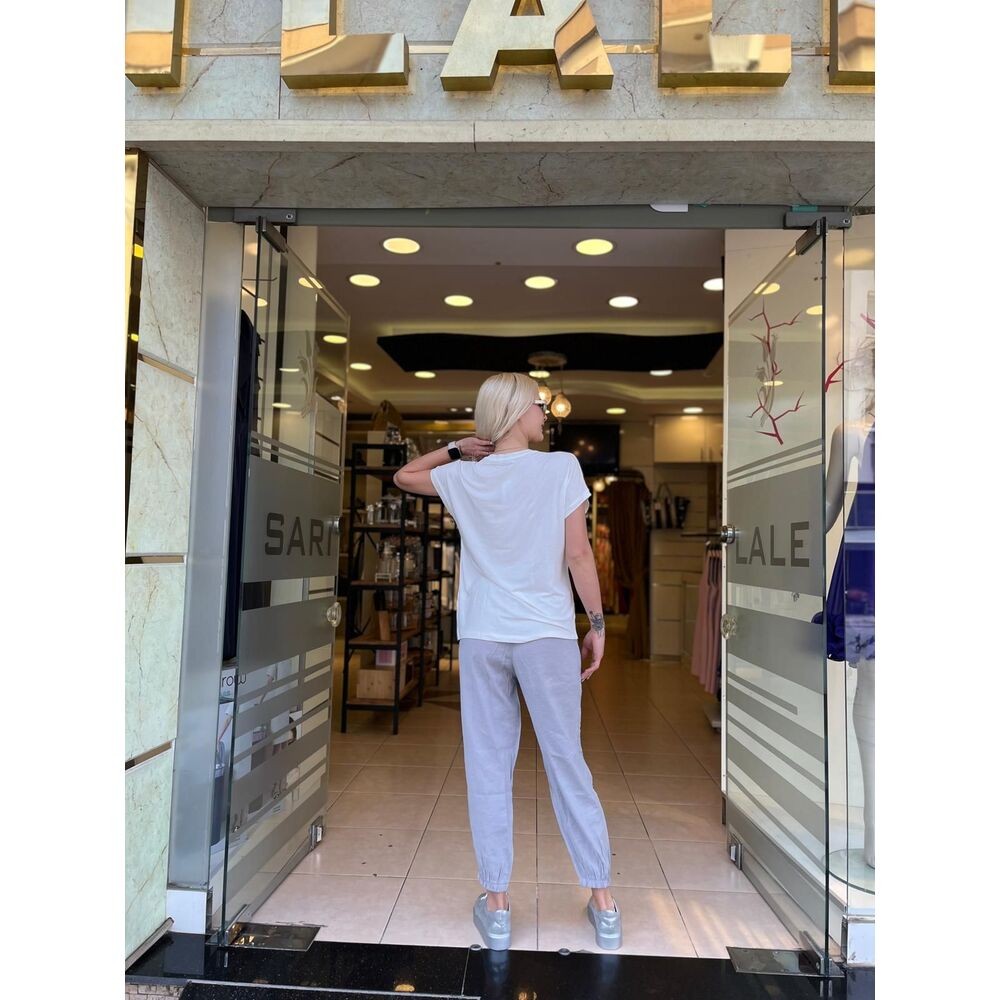 ORTASI PAYETLİ VARAK BASKILI TSHIRT