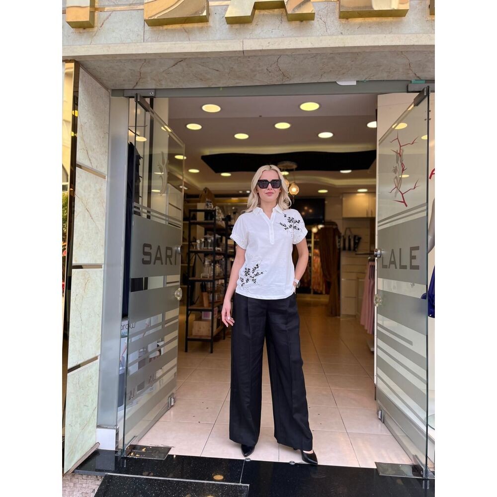 ARKASI NAKIŞLI TİŞÖRT