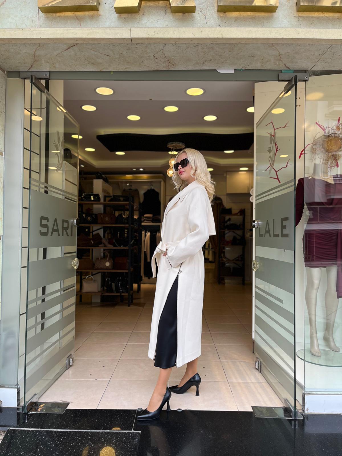 FERMUAR DETAYLI KAŞE KABAN