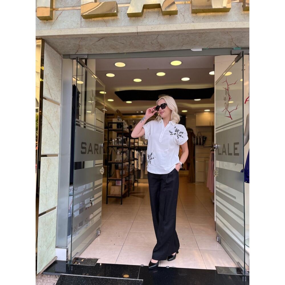 ARKASI NAKIŞLI TİŞÖRT