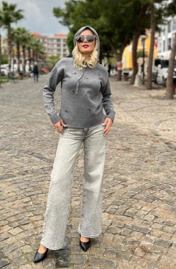 TAŞ İŞLEMELİ KAPUŞONLU TRİKO