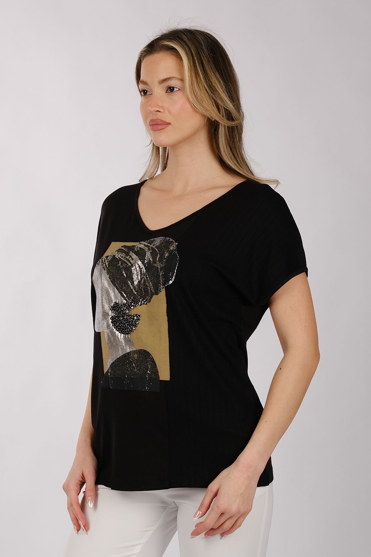 ARAP KIZI TAŞ İŞLEMELİ TSHIRT