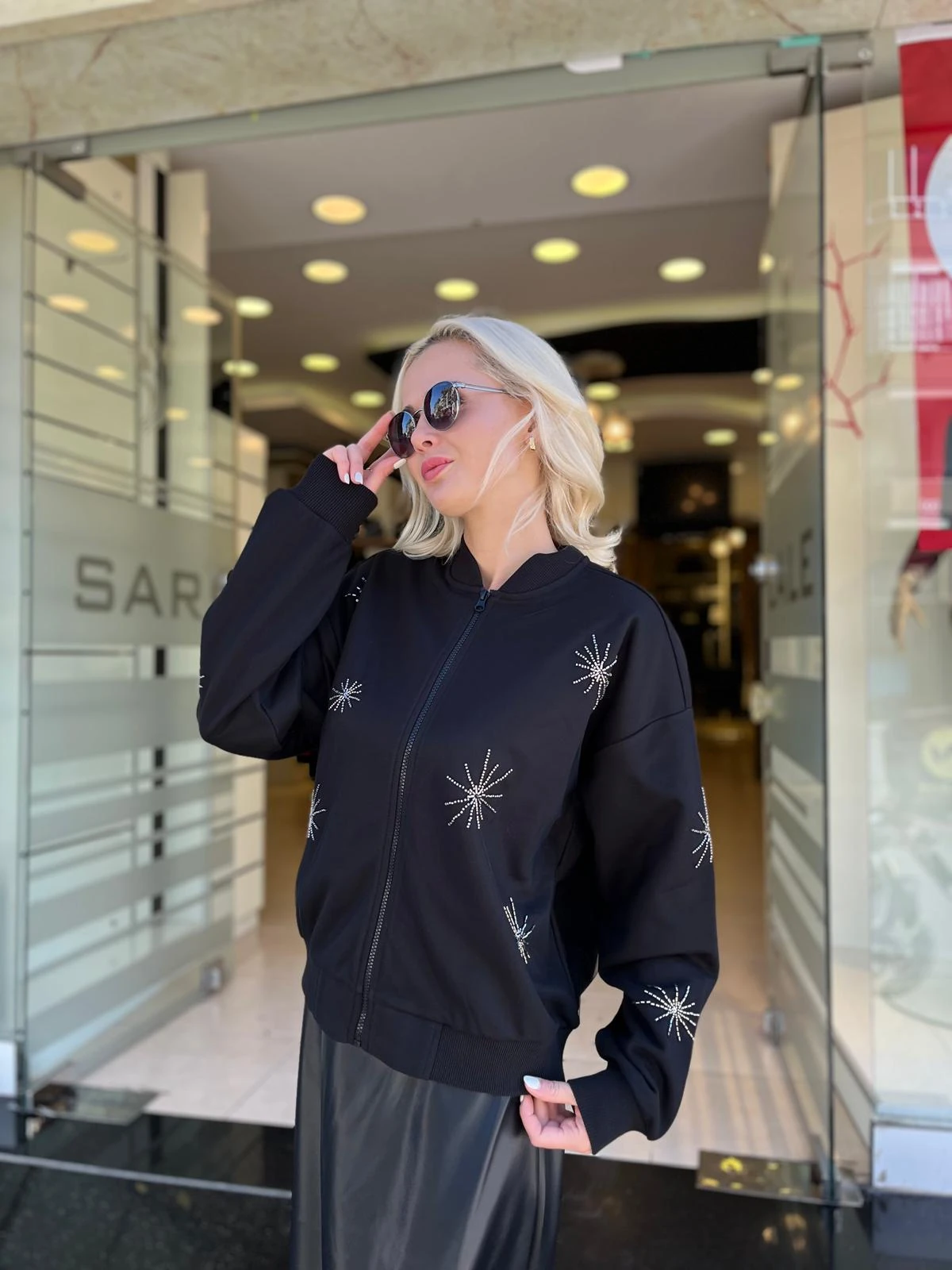 ÖNÜ NAKIŞ İŞLEMELİ TÜL KAPLI SWEAT BOMBER