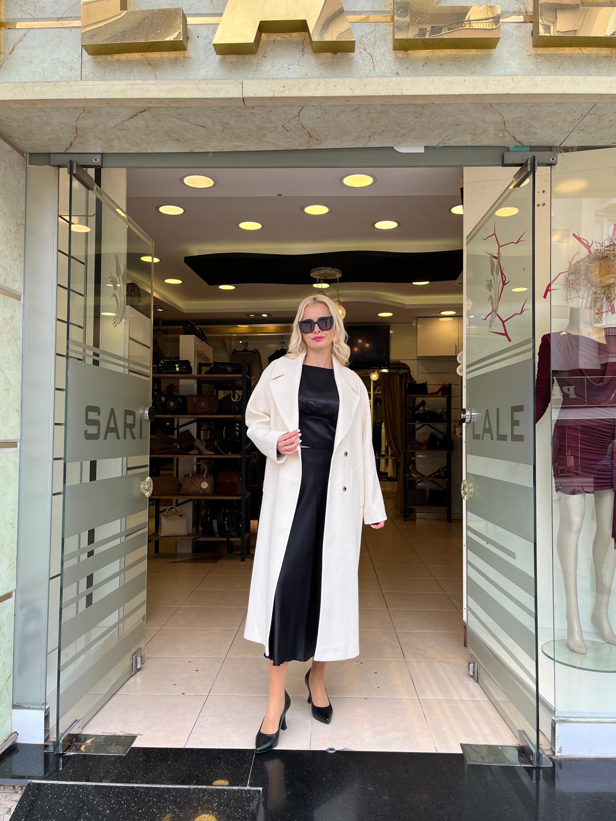 FERMUAR DETAYLI KAŞE KABAN