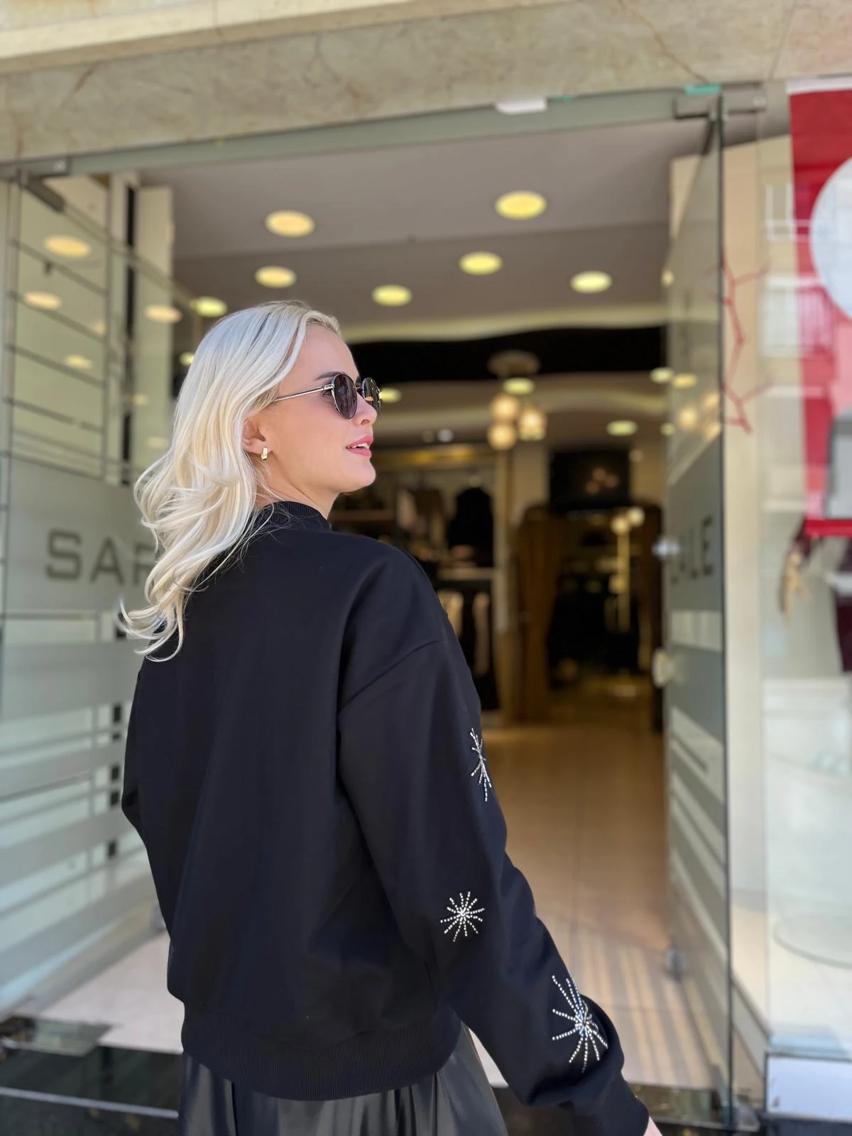 ÖNÜ NAKIŞ İŞLEMELİ TÜL KAPLI SWEAT BOMBER