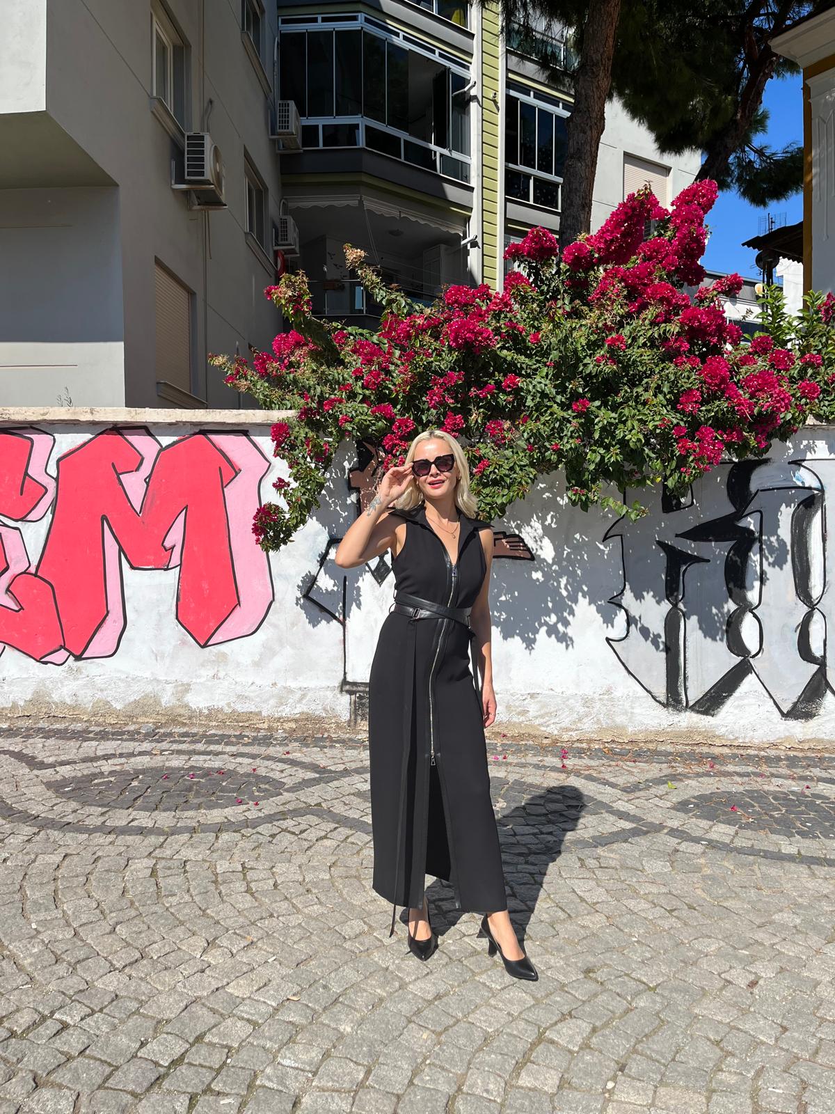 FERMUARLI KOLSUZ MİDİ ELBİSE