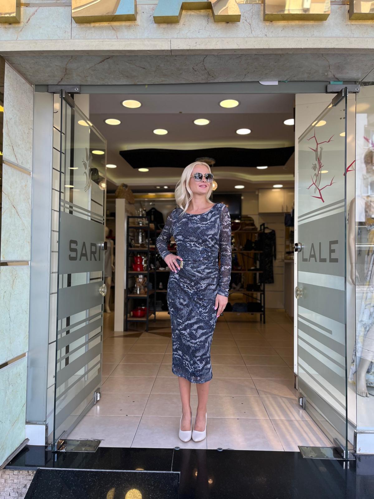 YILAN DESENLİ UZUN KOLLU MİDİ ELBİSE