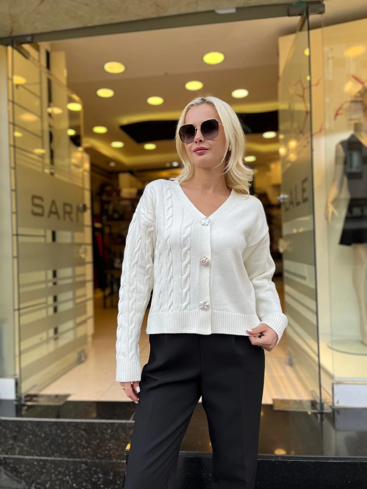 DÜĞME DETAYLI TRİKO HIRKA