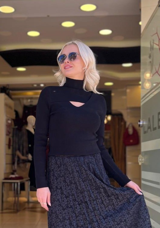 BALIKÇI YAKA DEKOLTELİ TRİKO