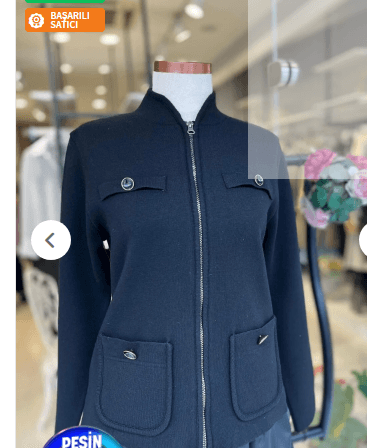 FERMUAR DETAYLI TRİKO HIRKA