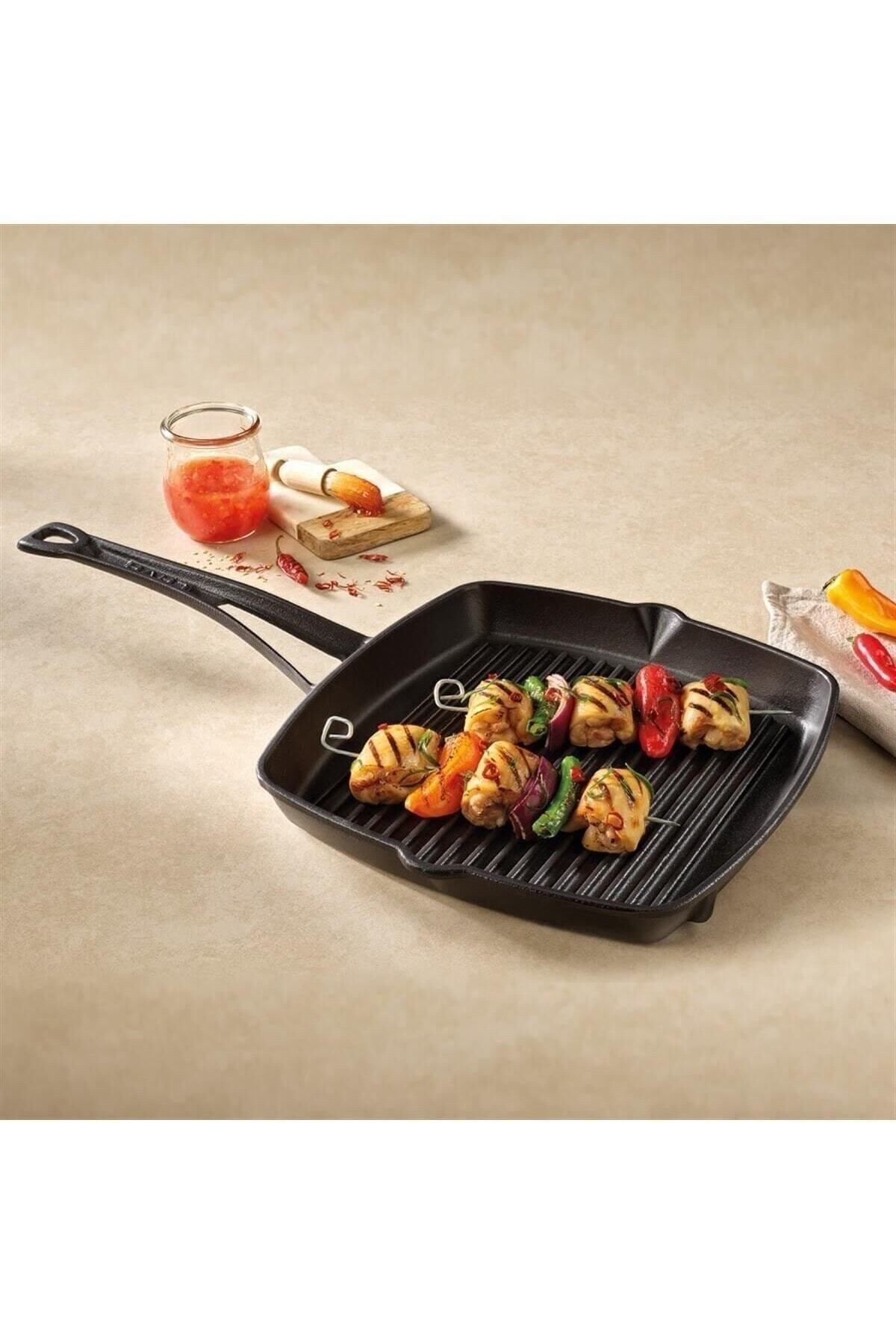 METAL SAPLI IZGARA TAVA 26X26 KALP FİGÜRLÜ