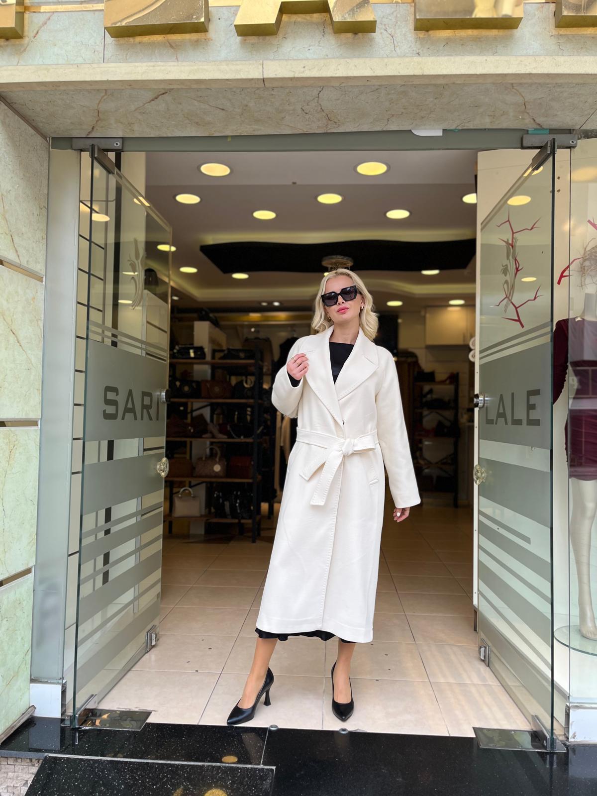 FERMUAR DETAYLI KAŞE KABAN