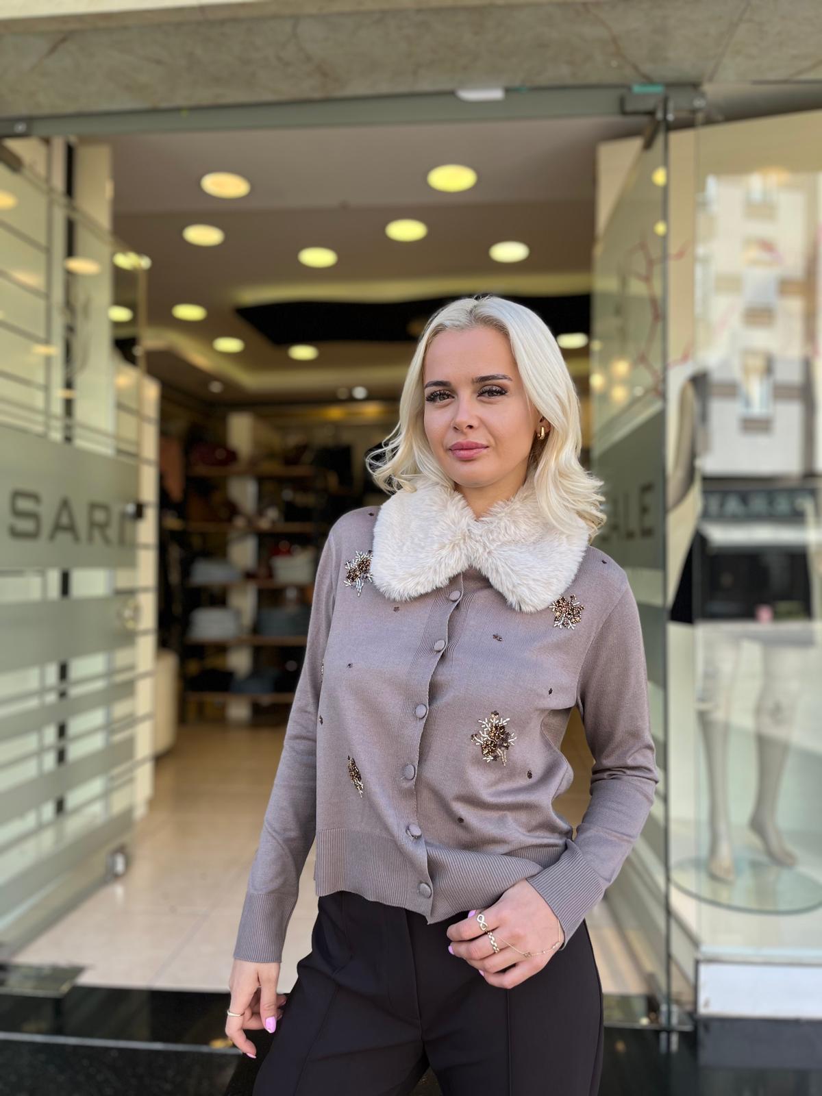 YAKASI KÜRK DETAYLI TRİKO HIRKA