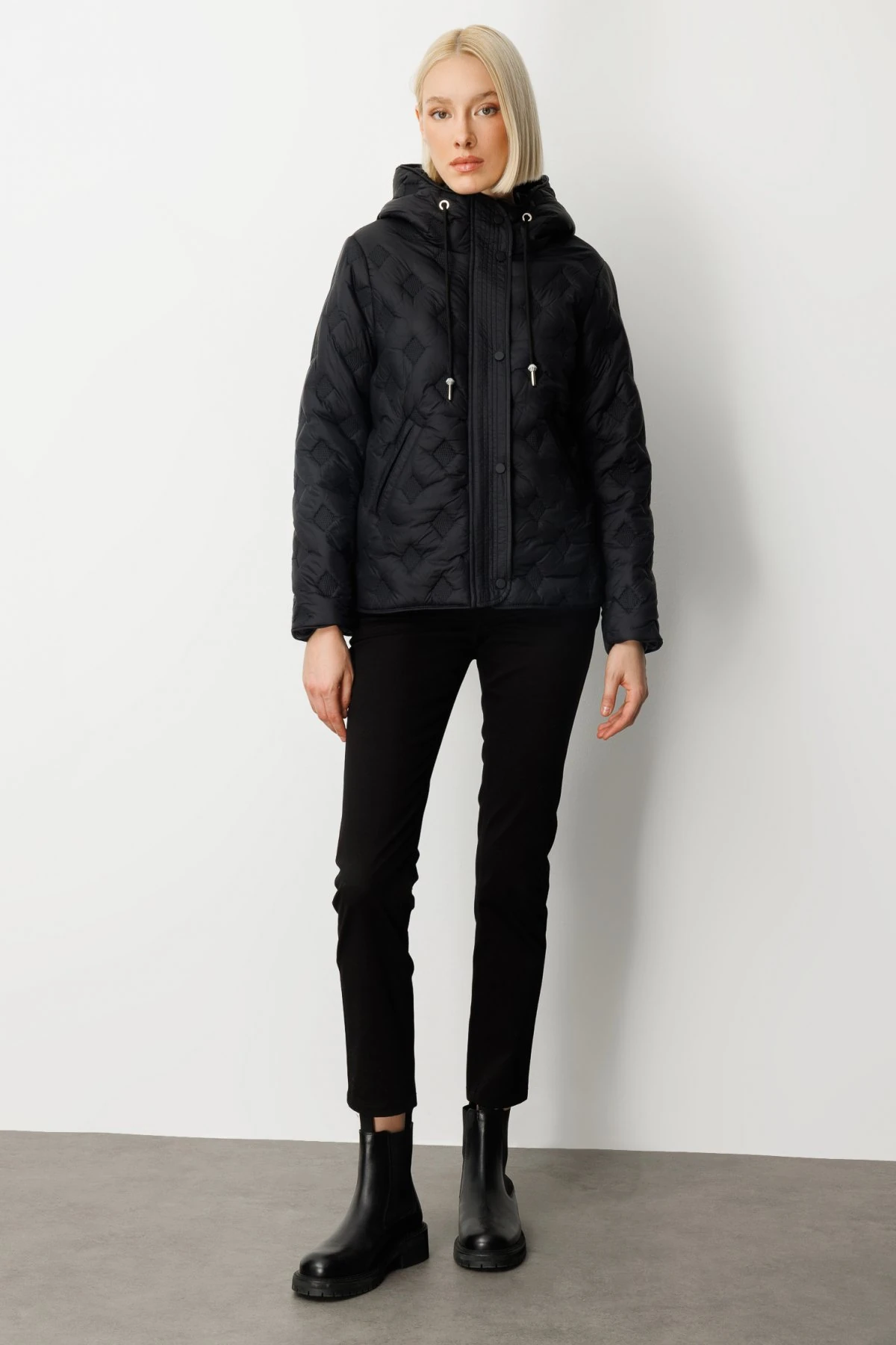 Ekol Kapüşonlu Şişme Mont Siyah