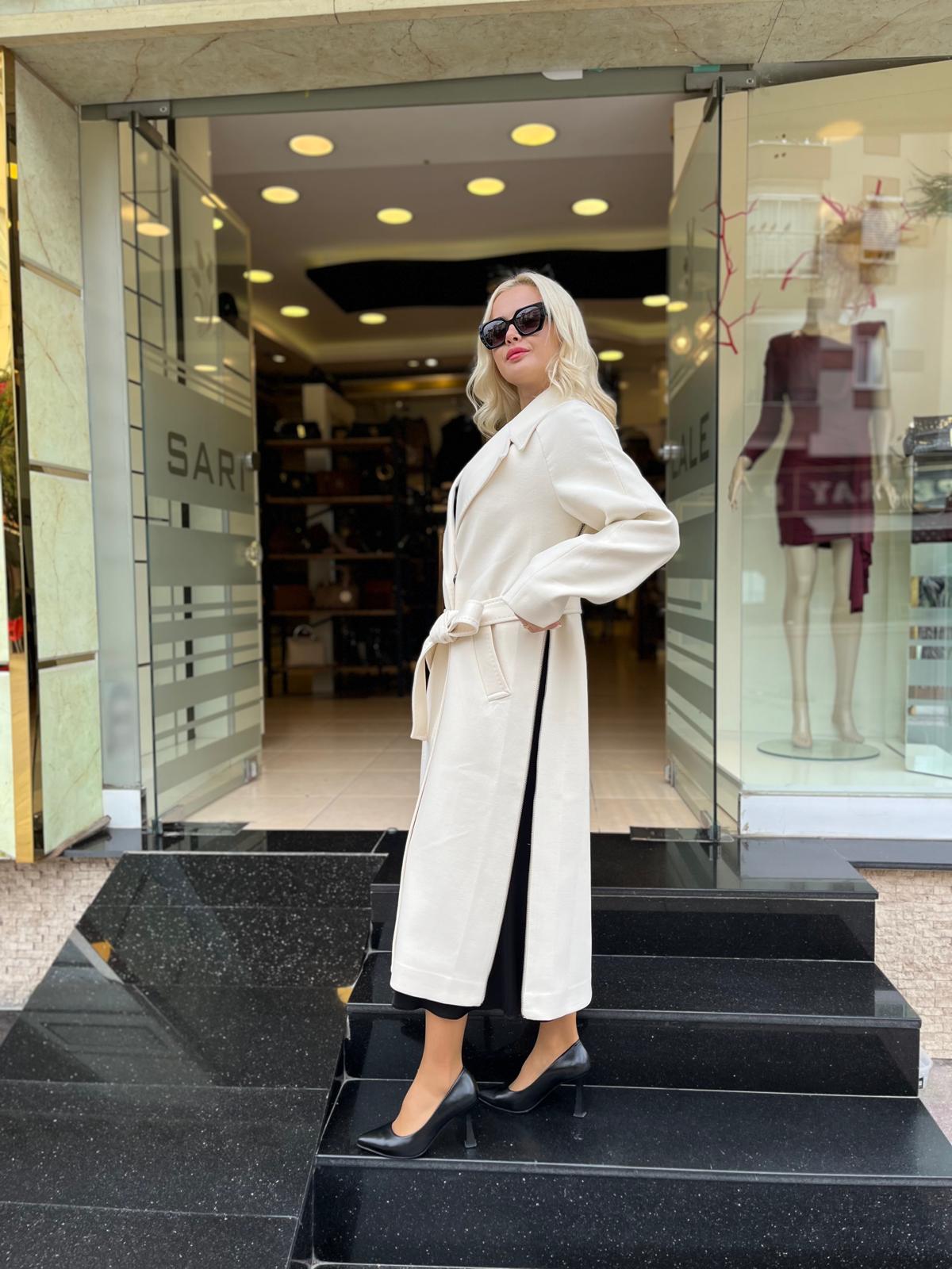 FERMUAR DETAYLI KAŞE KABAN