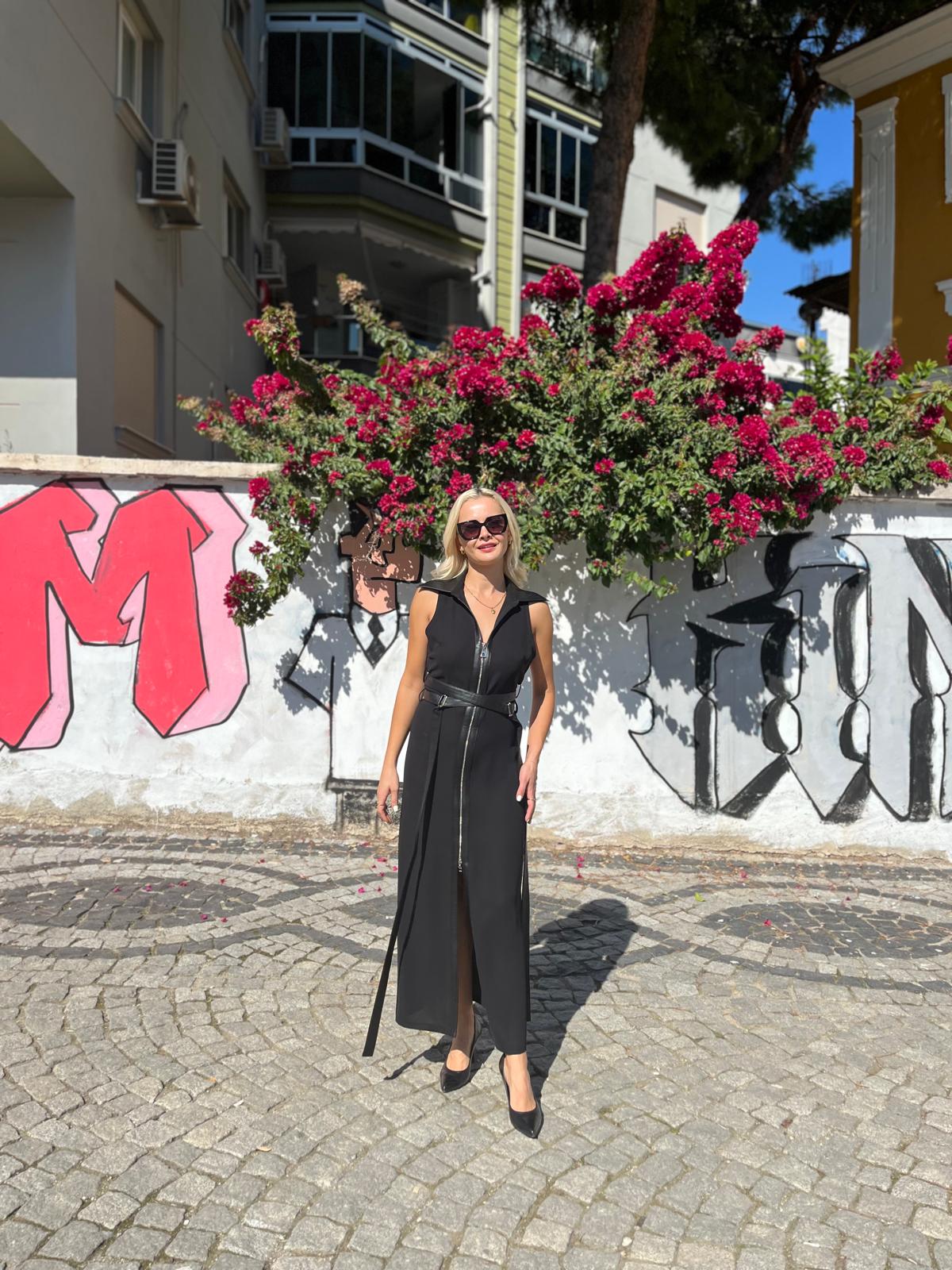 FERMUARLI KOLSUZ MİDİ ELBİSE