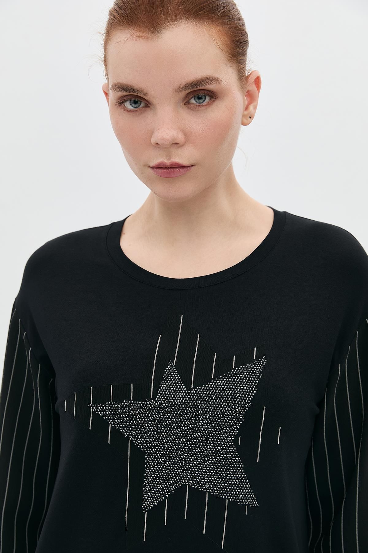 YILDIZ APLİKELİ TAŞLI ÇİZGİLİ TRUVAKARTSHİRT