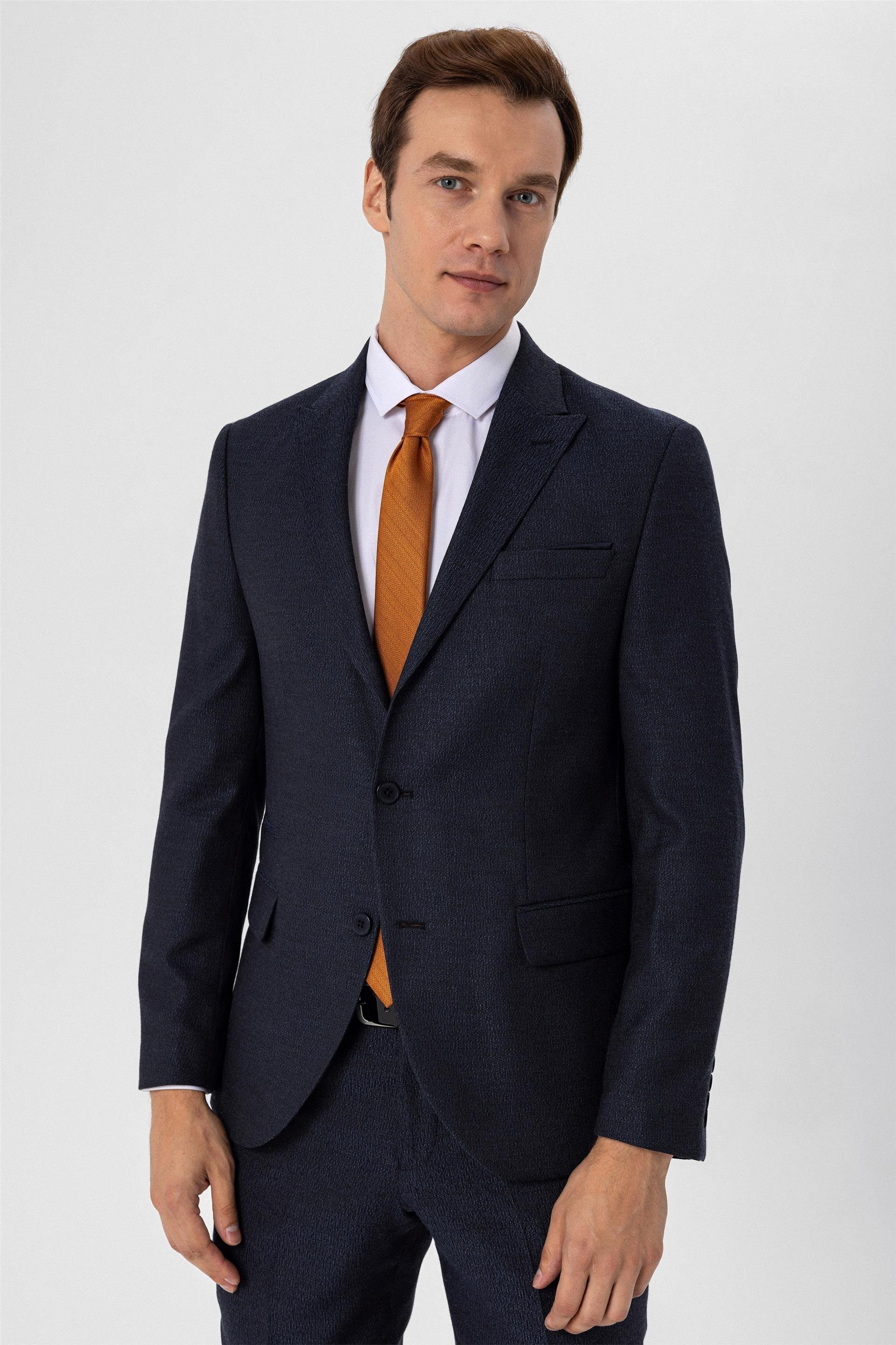 Lacivert Slim Fit Armürlü Sivri Yaka 6 Drop Klasik Takım Elbise
