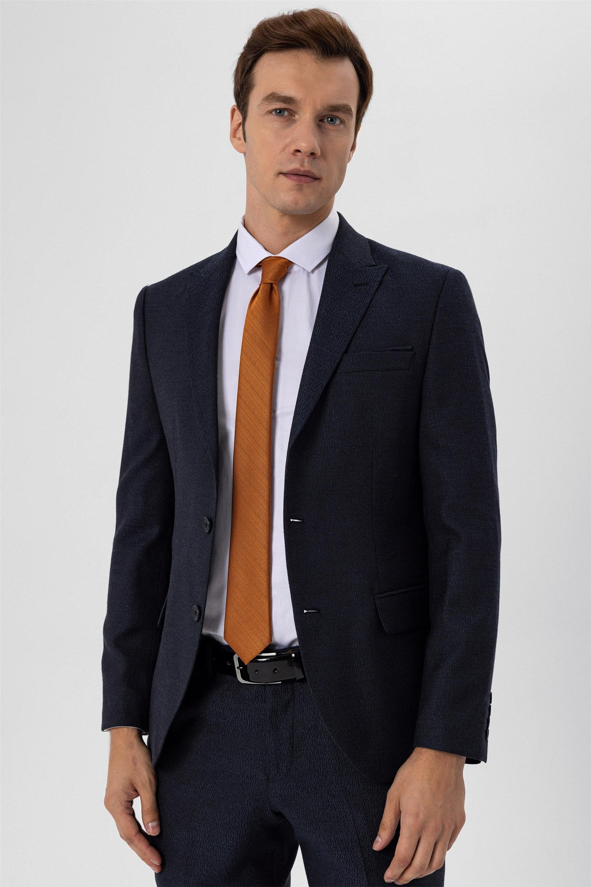 Lacivert Slim Fit Armürlü Sivri Yaka 6 Drop Klasik Takım Elbise