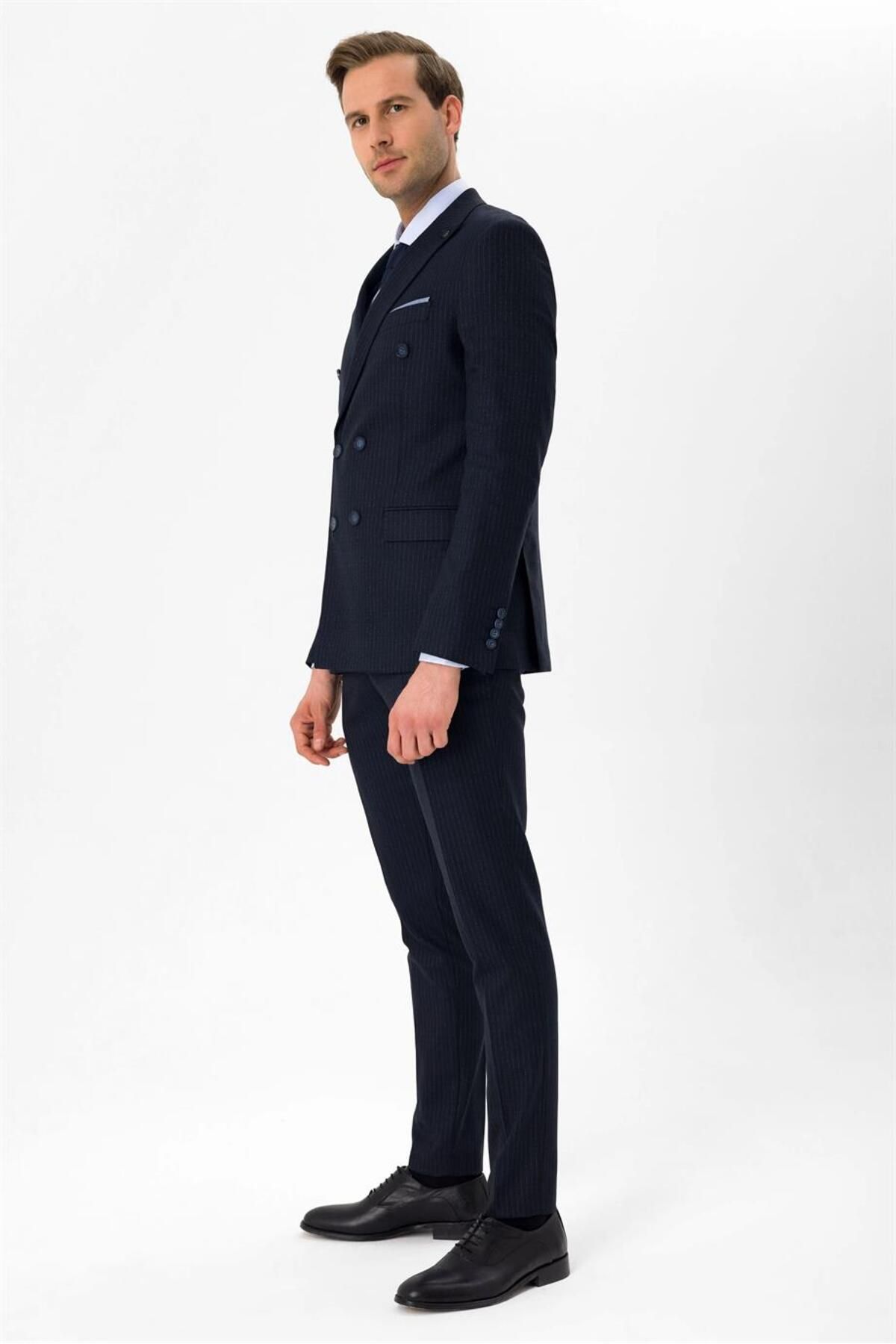 Süvari Dar Kesim Çizgili Lacivert Kruvaze Takım Elbise