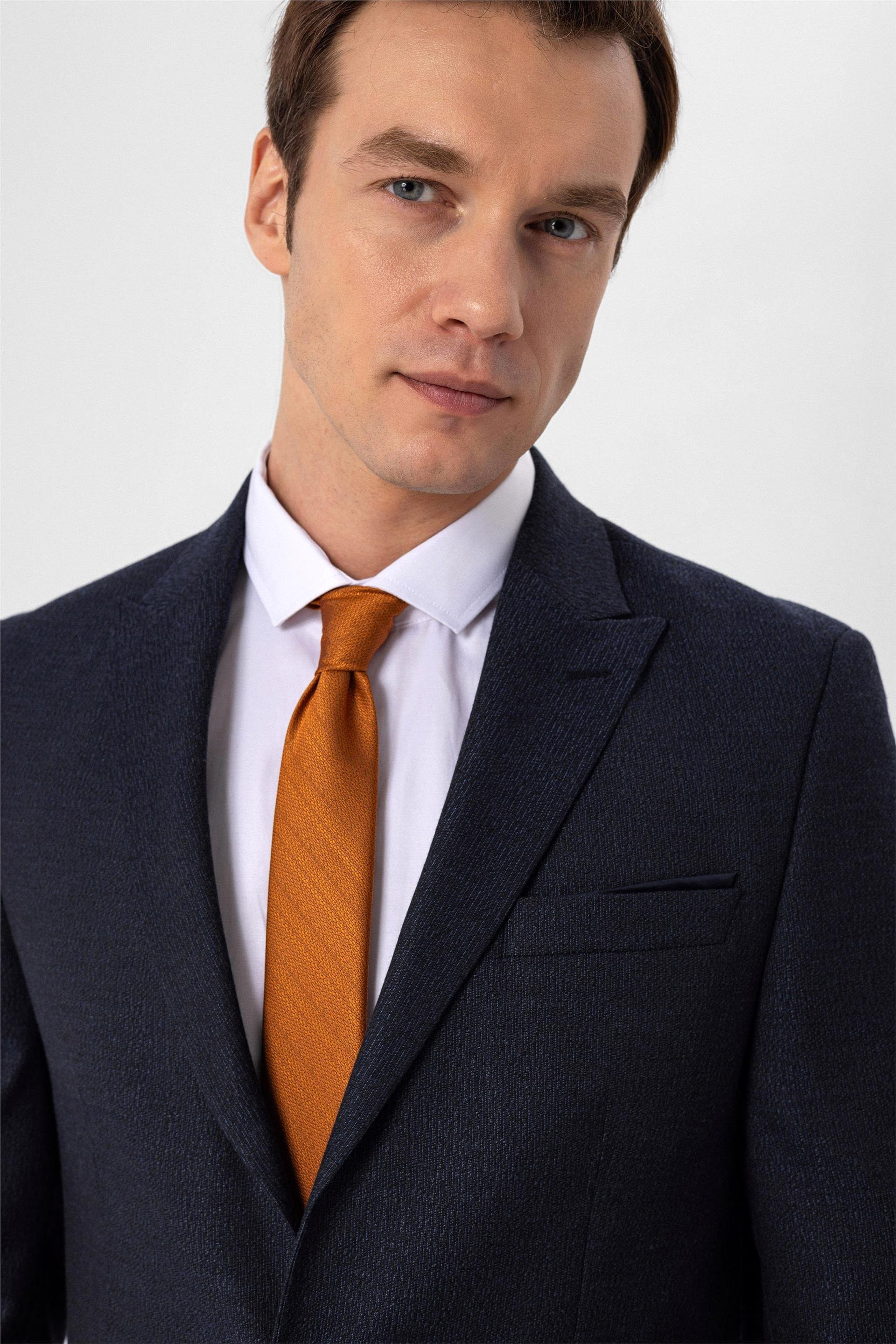 Lacivert Slim Fit Armürlü Sivri Yaka 6 Drop Klasik Takım Elbise