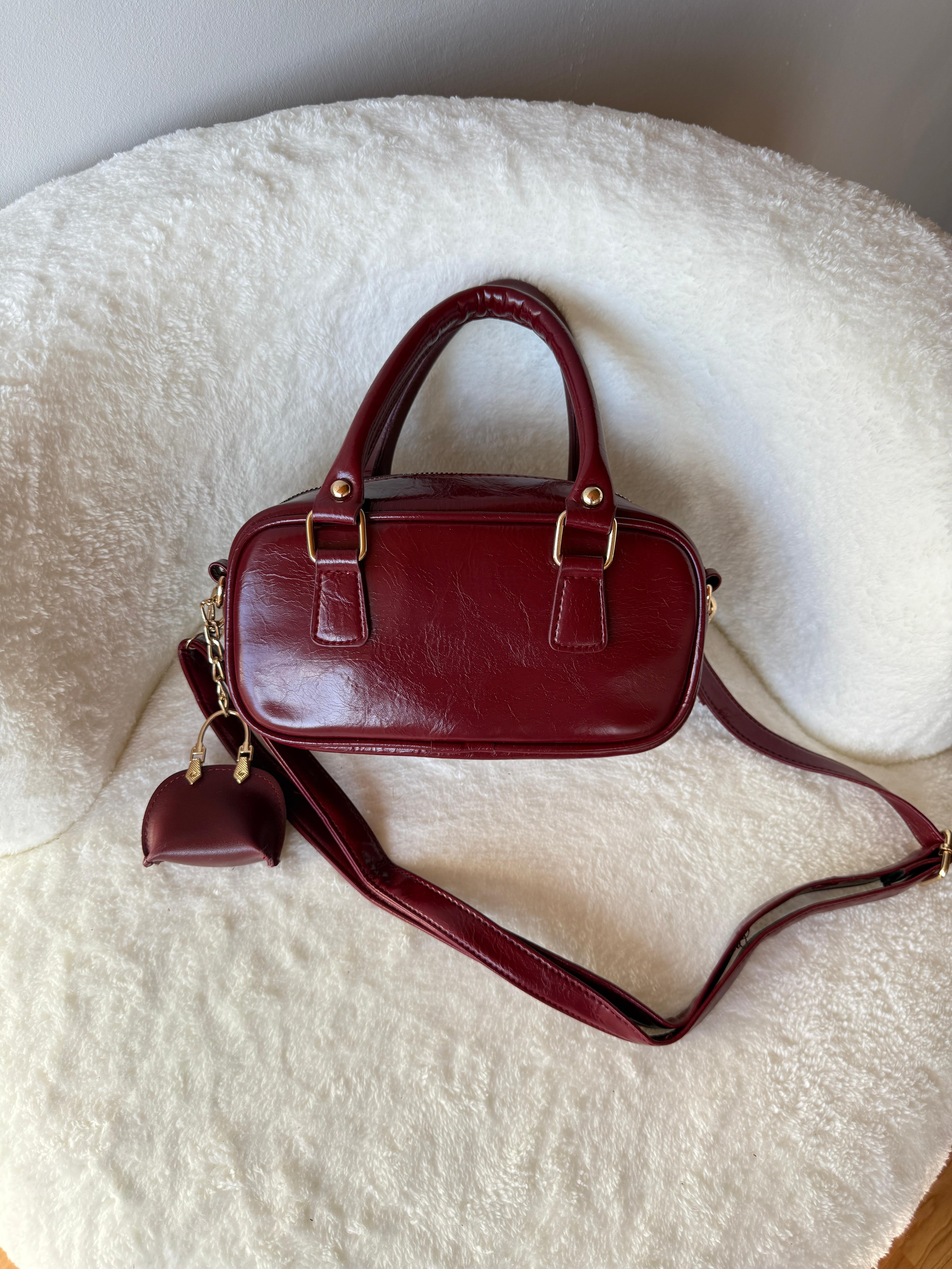 Celeste Model Bordo Charm Detaylı El ve Omuz Çantası