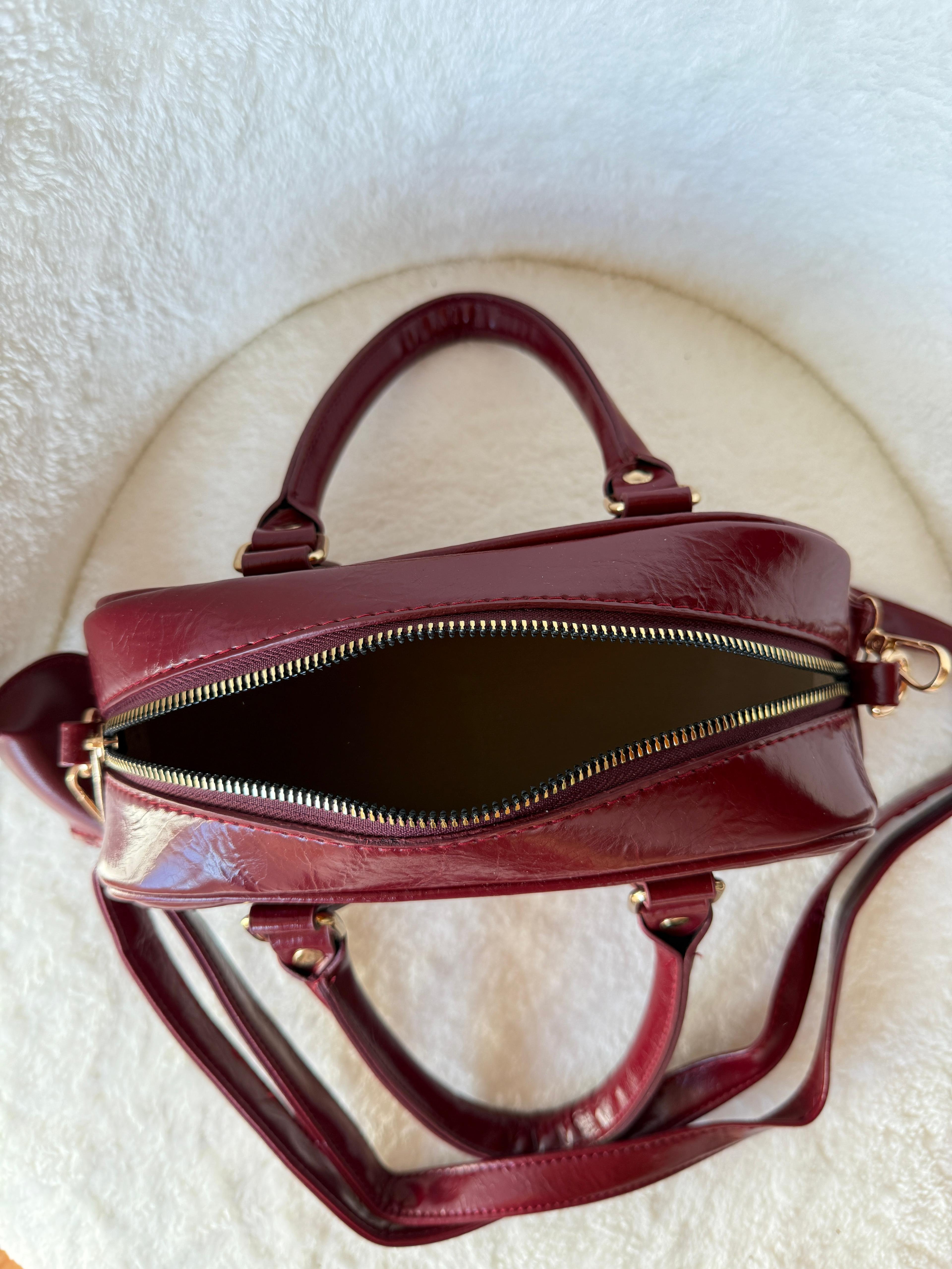Celeste Model Bordo Charm Detaylı El ve Omuz Çantası