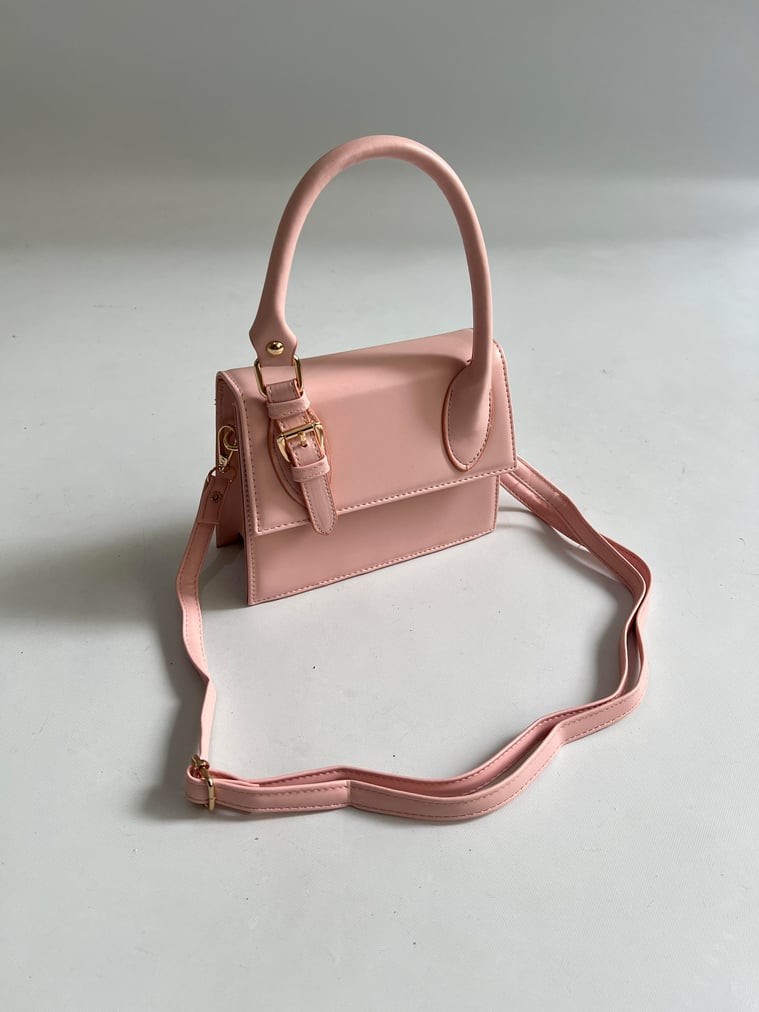 Vienna Model Pembe Yan Kemer Detaylı Kapaklı El ve Omuz Çantası