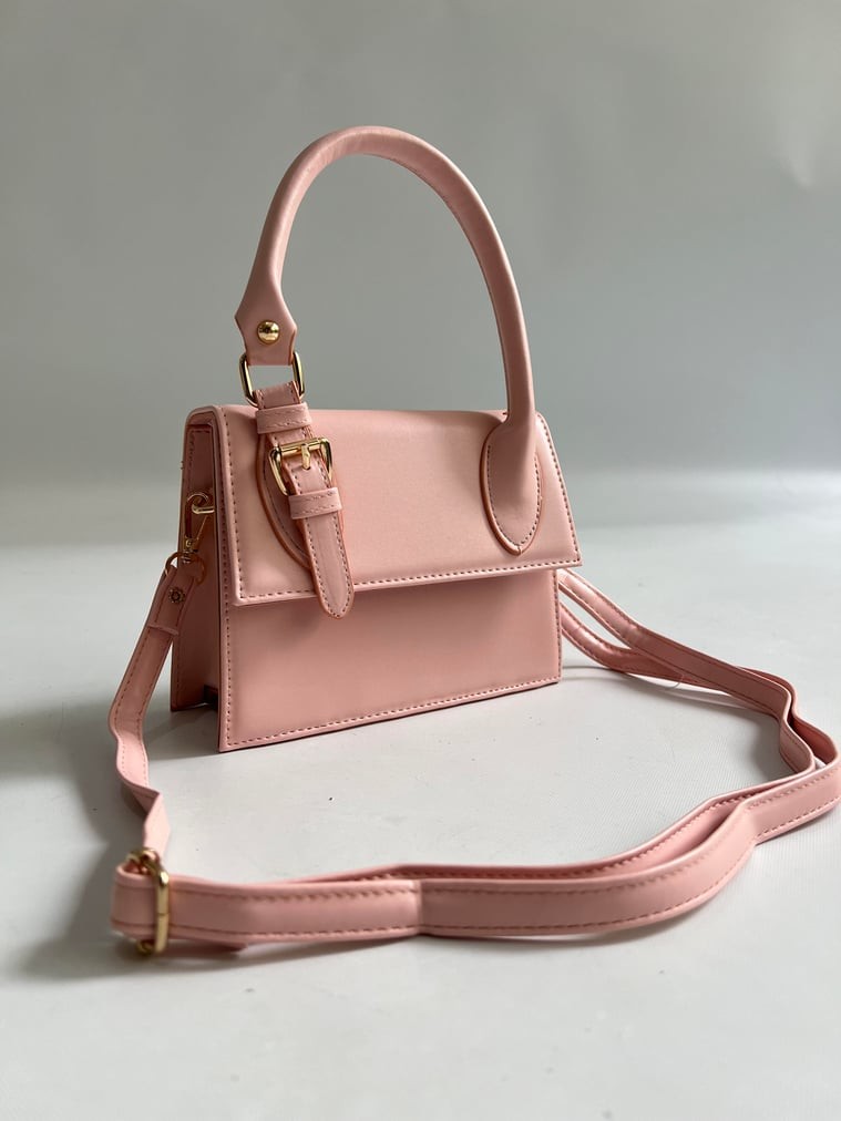 Vienna Model Pembe Yan Kemer Detaylı Kapaklı El ve Omuz Çantası
