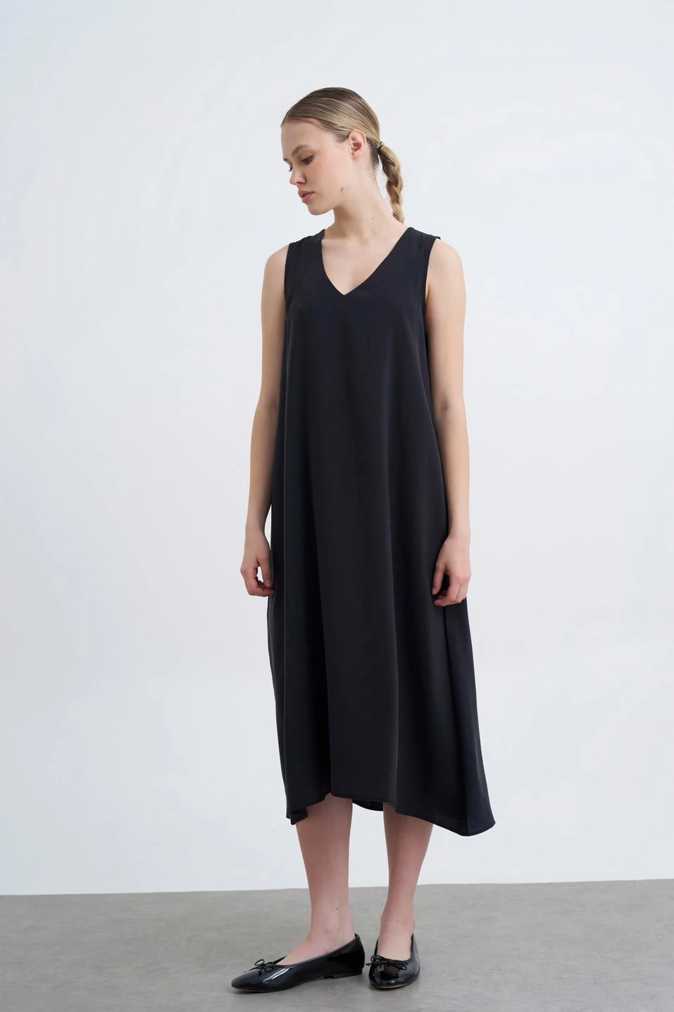 V yaka askılı salaş elbise