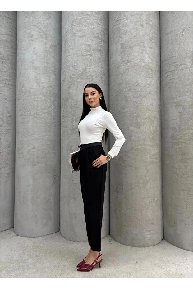 Yüksek Bel Straight Havuç Kesim Pileli Kemerli Kumaş Pantolon