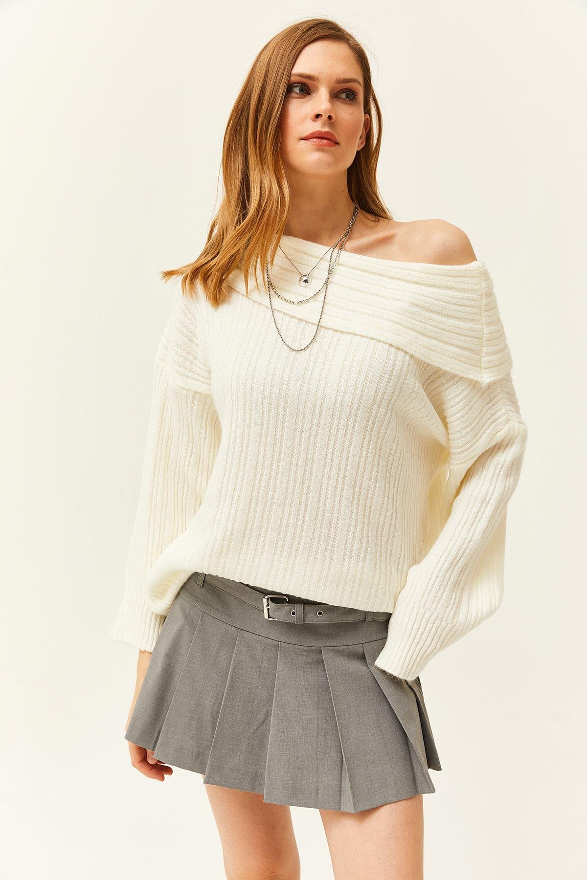 Madonna Yaka Fitilli Salaş Triko Kazak