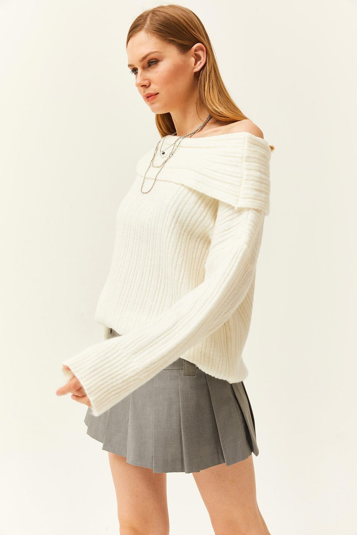 Madonna Yaka Fitilli Salaş Triko Kazak