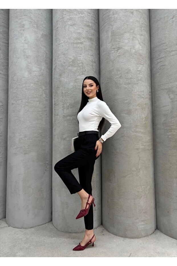 Yüksek Bel Straight Havuç Kesim Pileli Kemerli Kumaş Pantolon