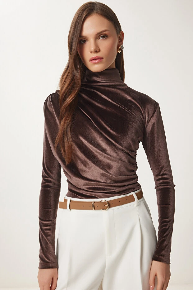 Büzgülü Yaka Şık Kadife Bluz Kahverengi