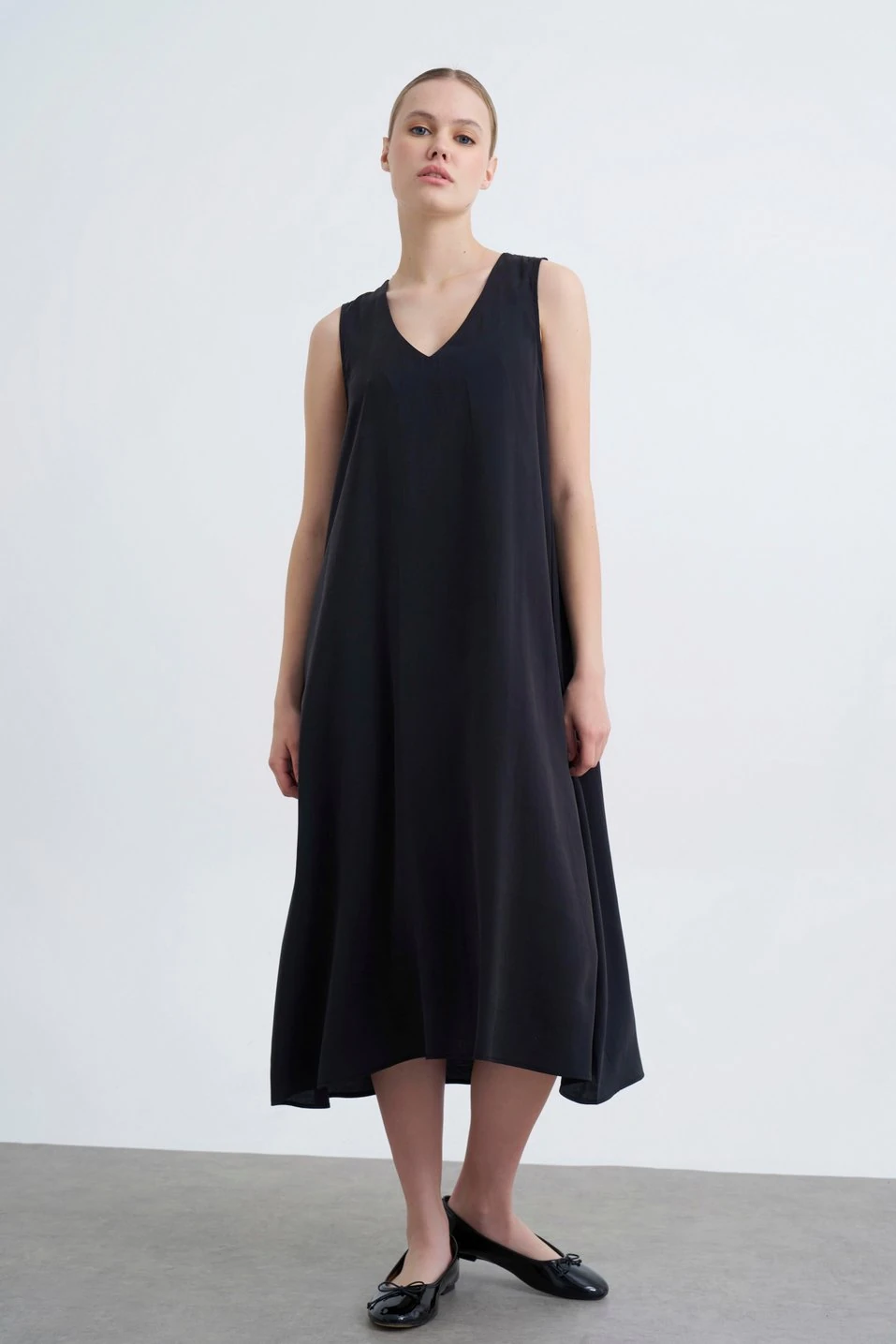 V yaka askılı salaş elbise