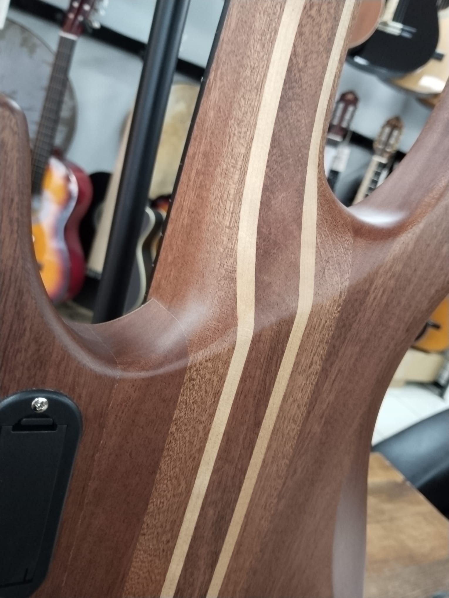 LEA YG-4-JM 4 telli Aktif Bass Gitar