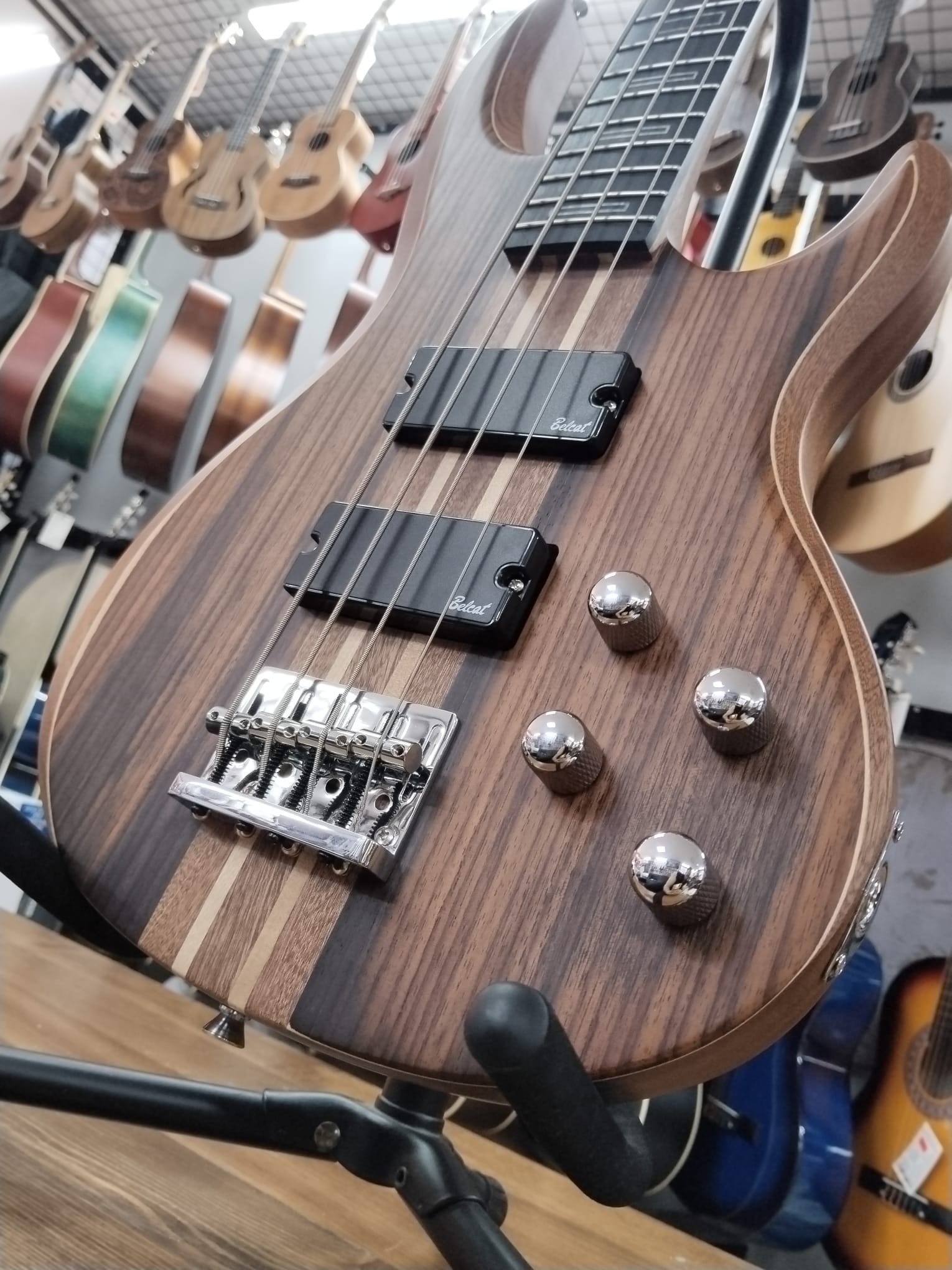 LEA YG-4-JM 4 telli Aktif Bass Gitar
