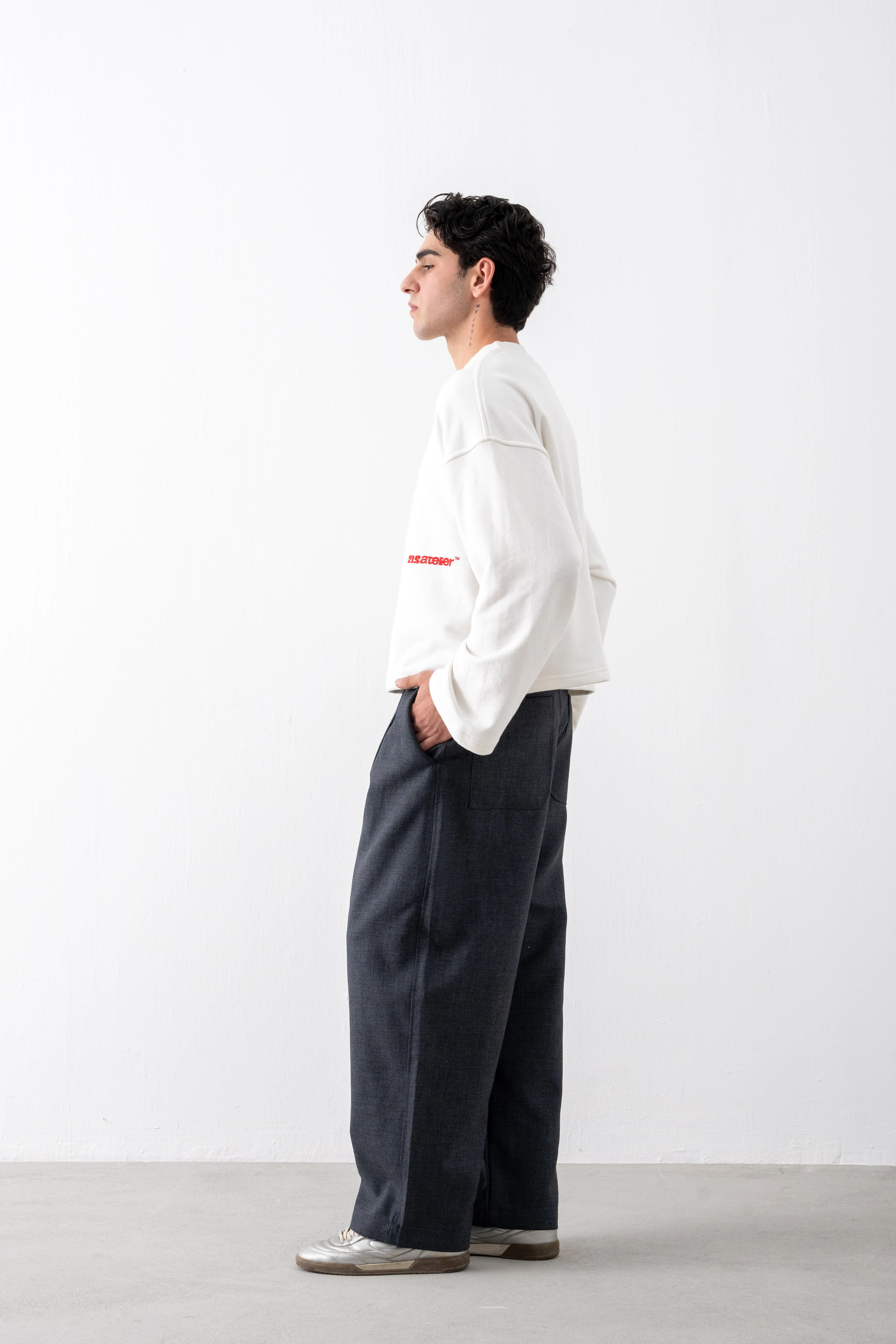  Beyaz Cropped Boxy Fit Sweatshirt