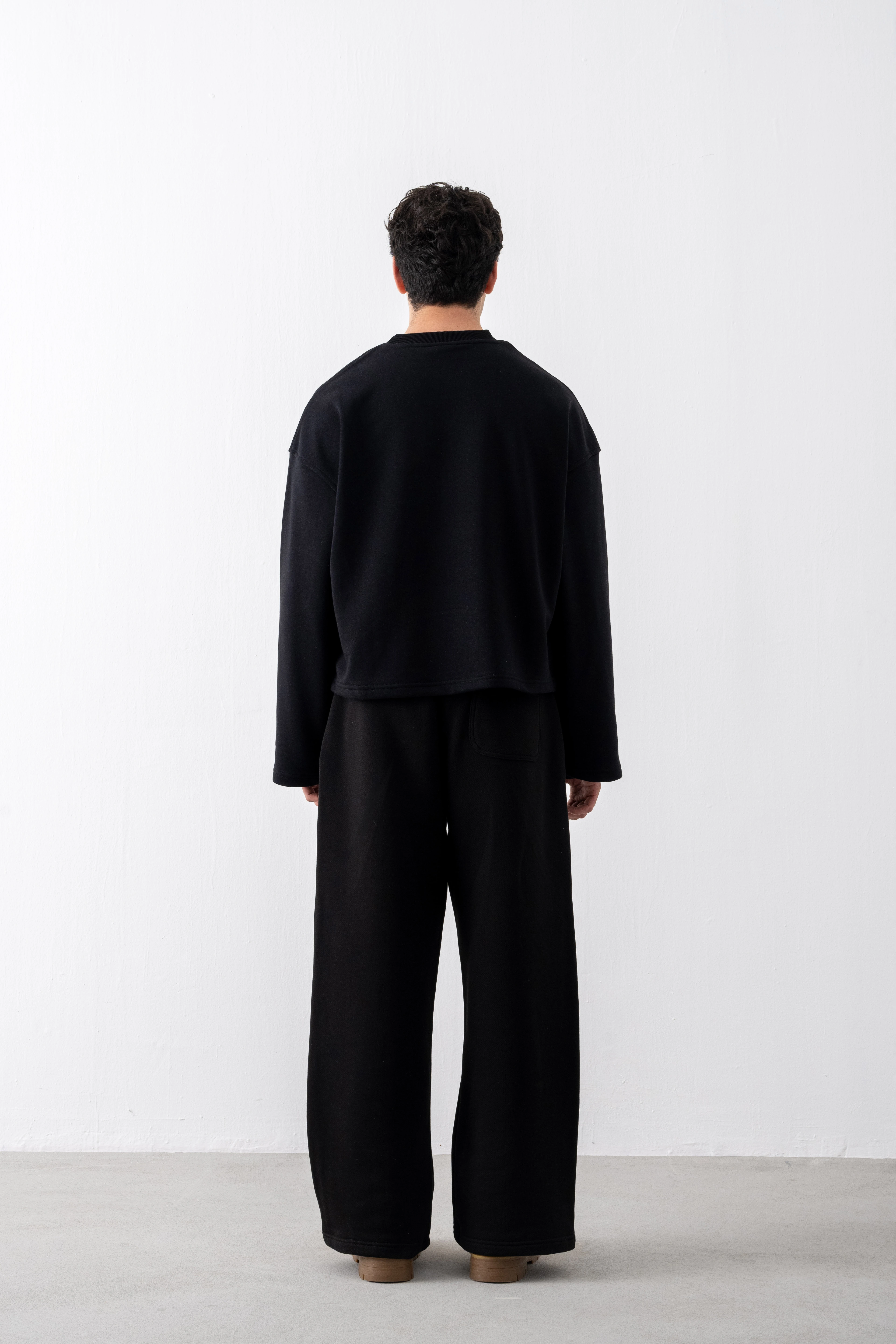 Siyah Cropped Boxy Fit Sweatshirt 