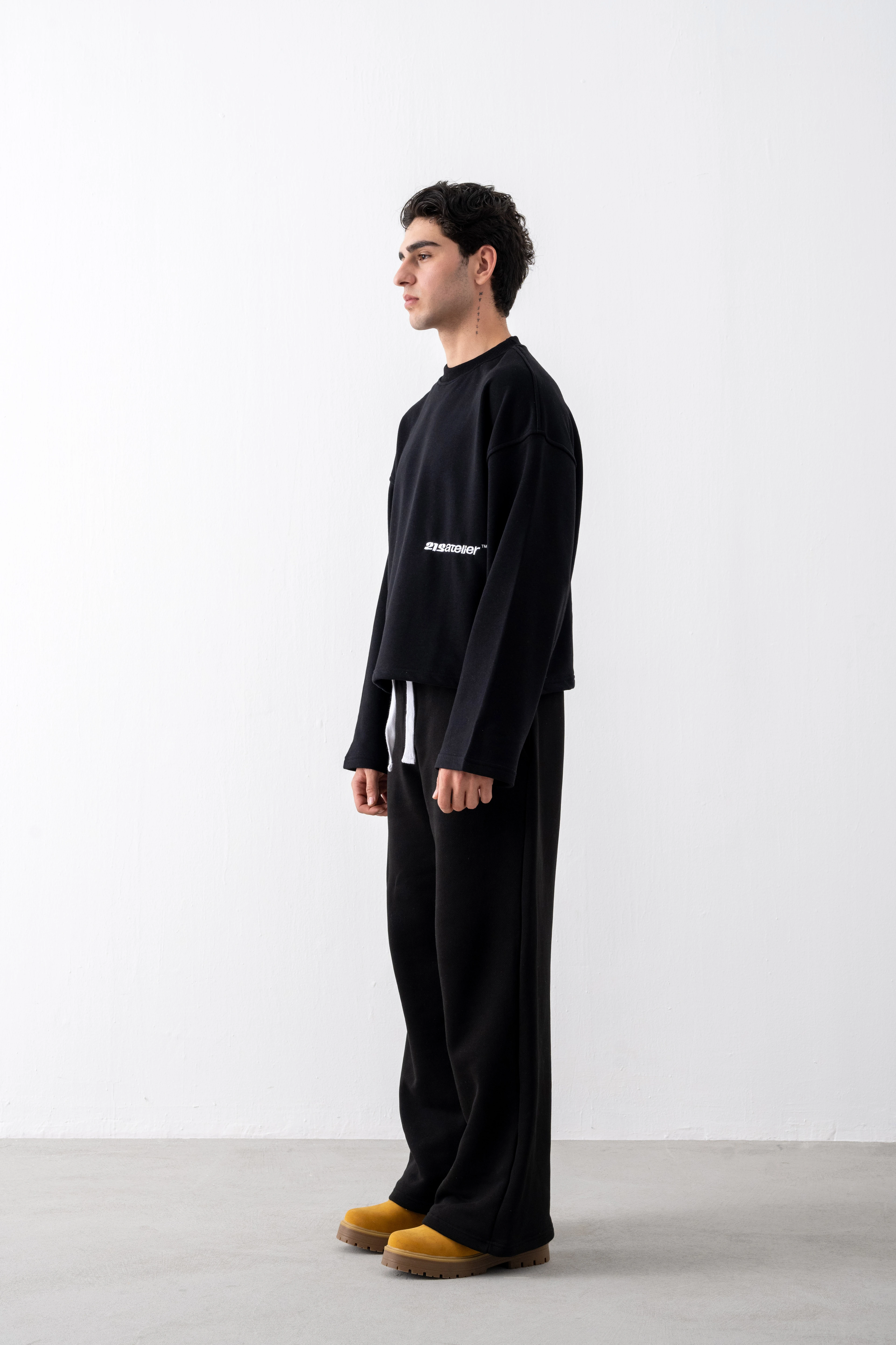 Siyah Cropped Boxy Fit Sweatshirt 