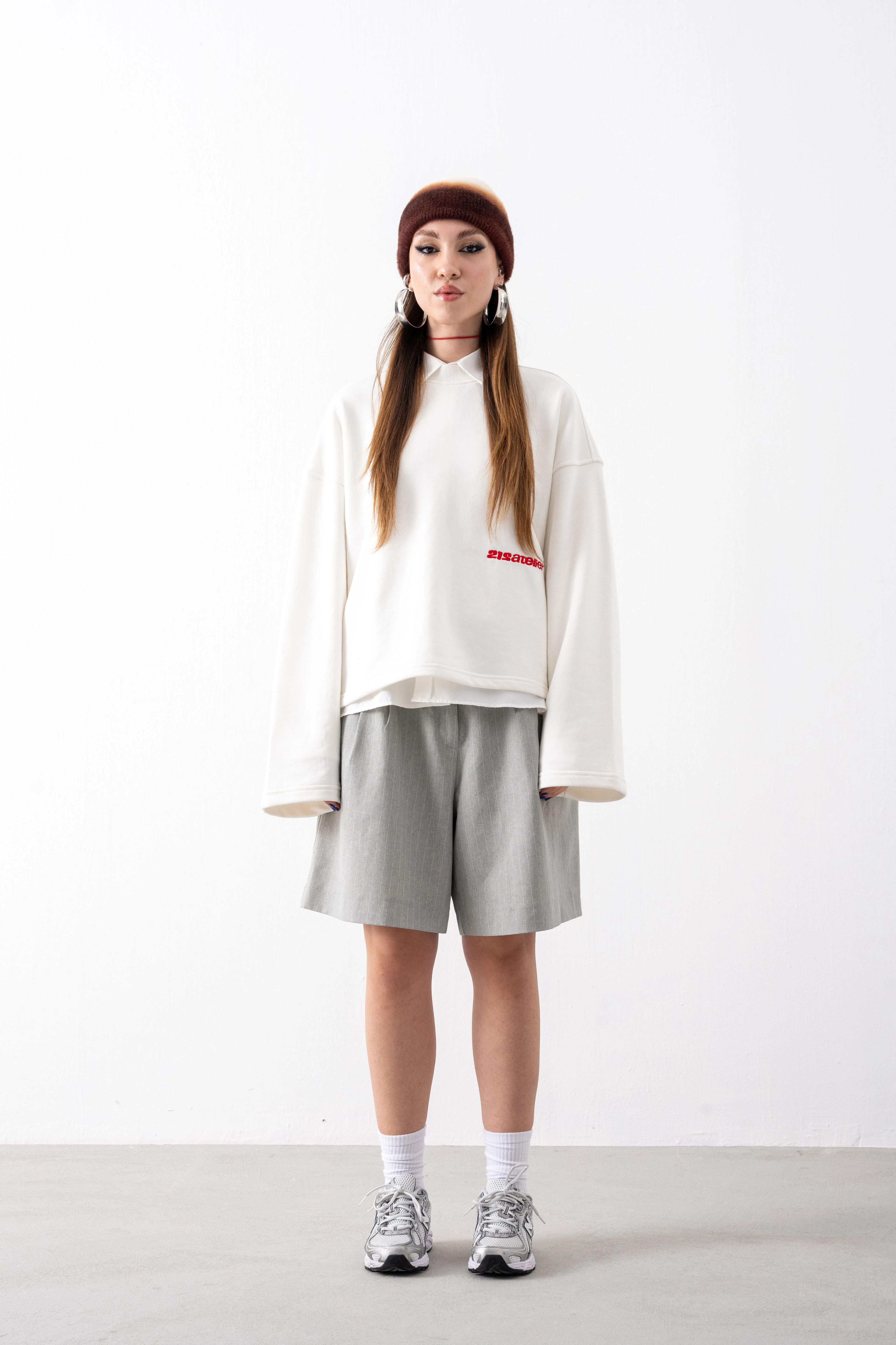  Beyaz Cropped Boxy Fit Sweatshirt