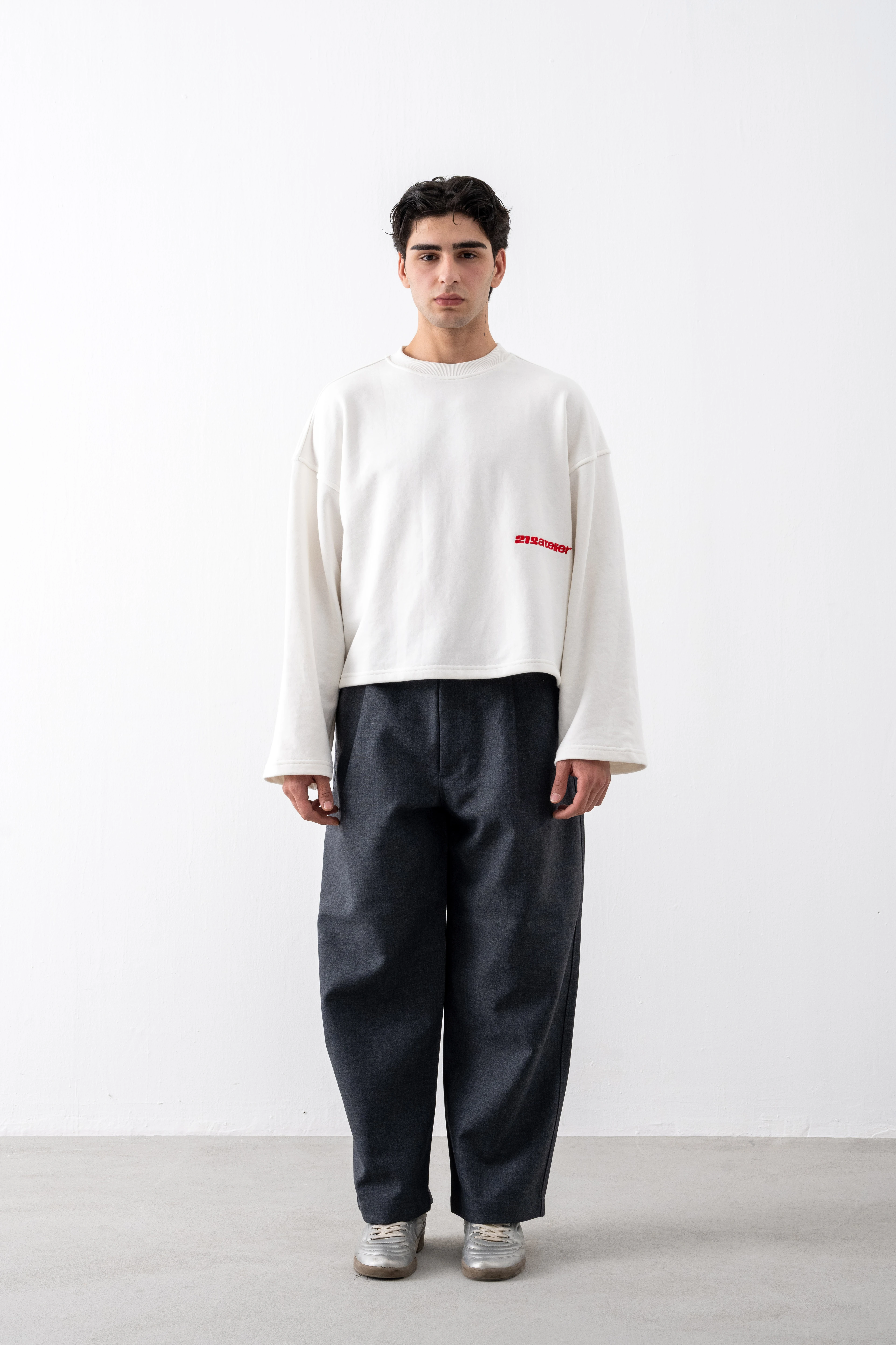  Beyaz Cropped Boxy Fit Sweatshirt